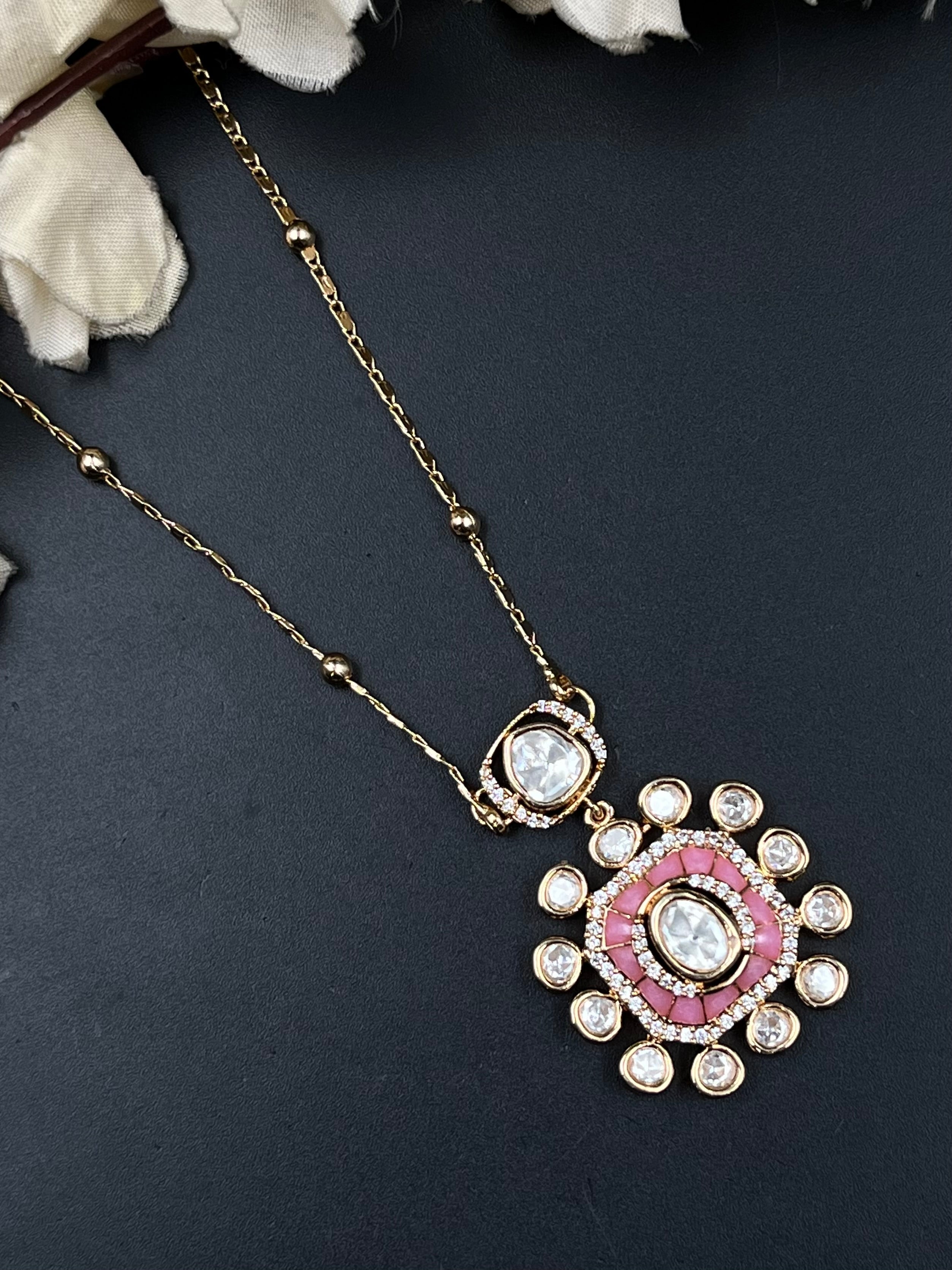 AIYAS PENDANT