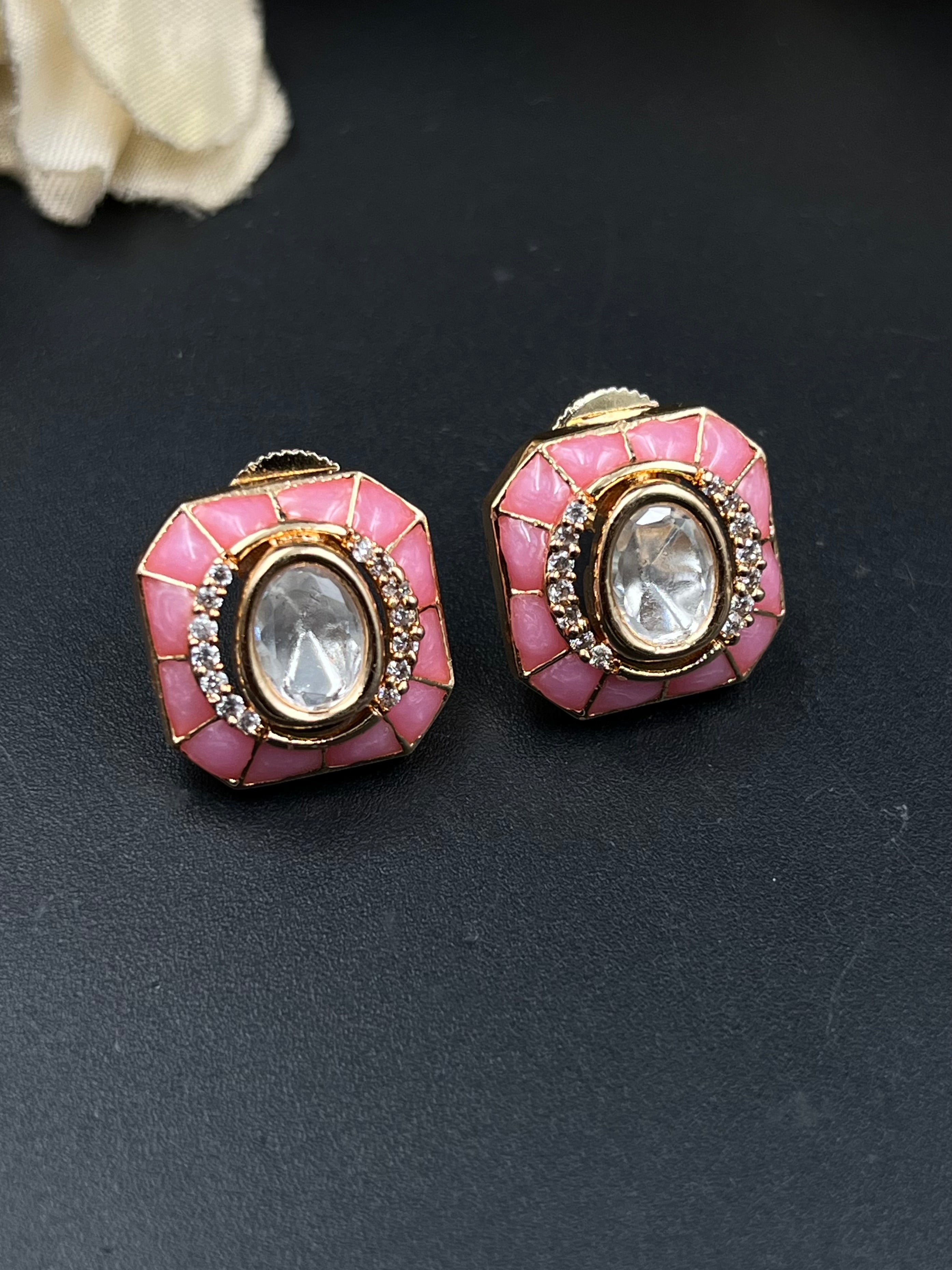 AIYAS PENDANT