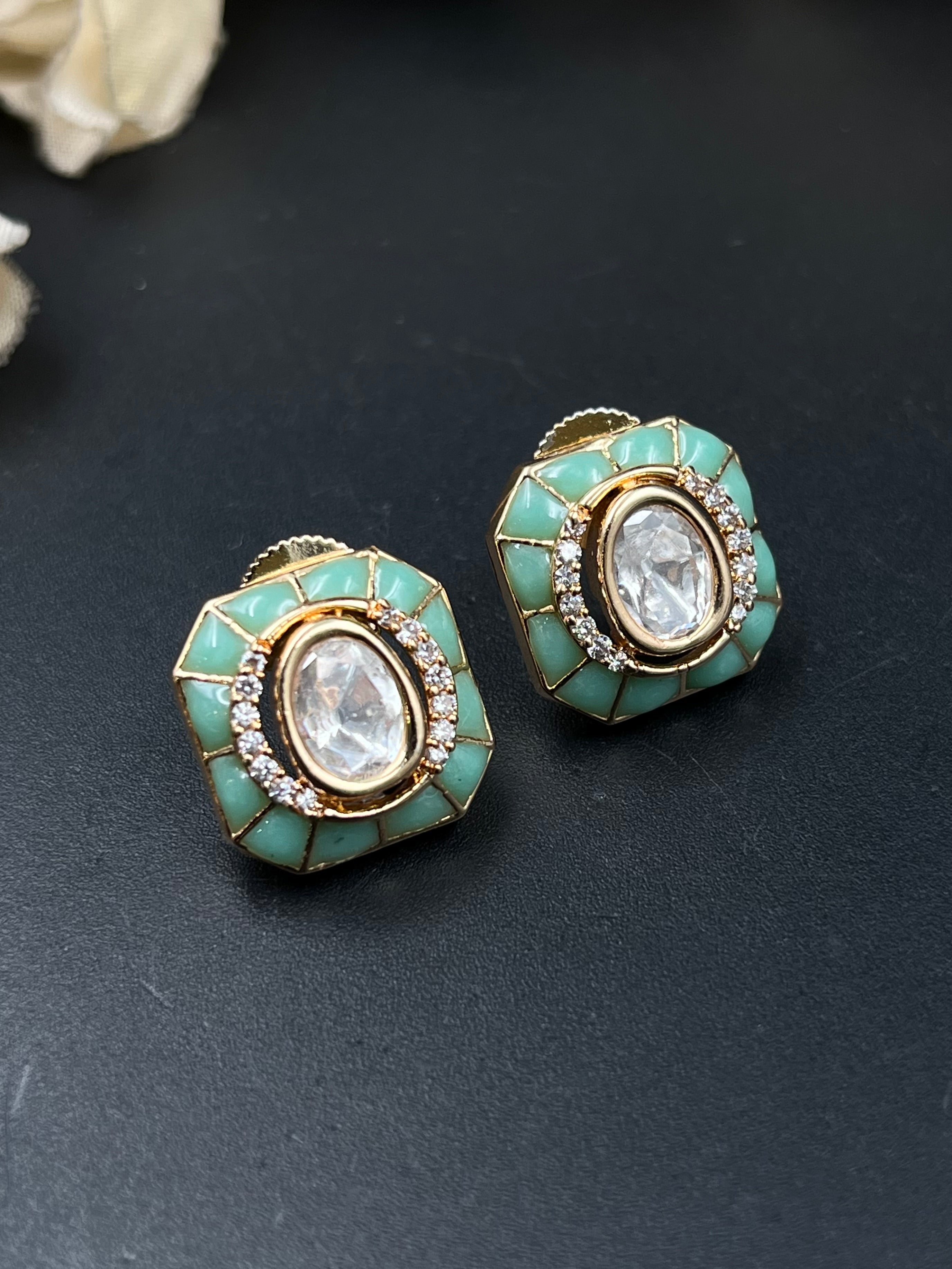 AIYAS PENDANT