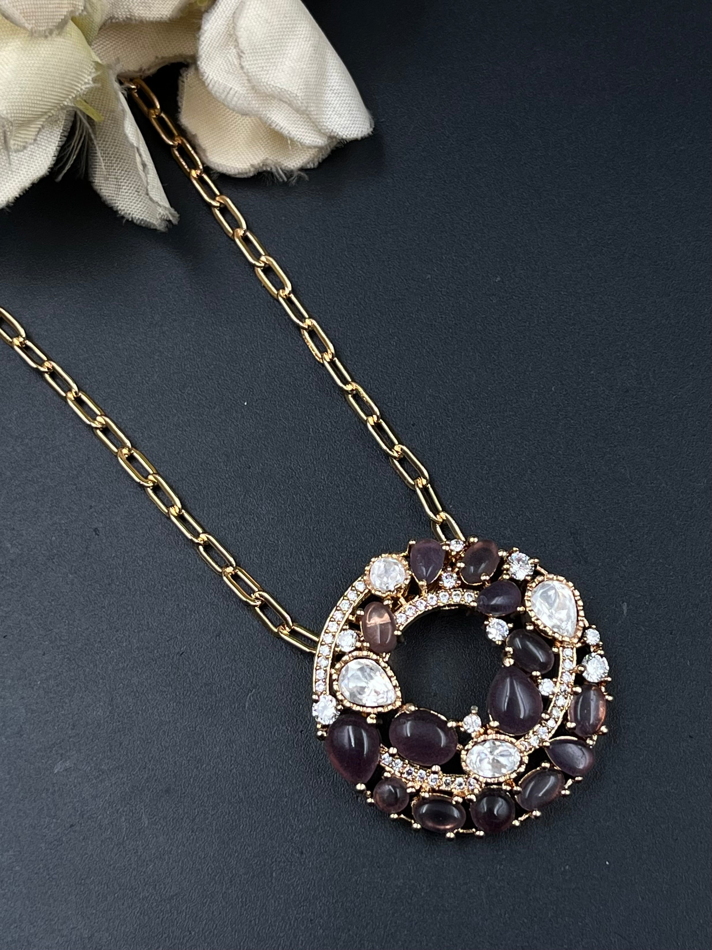 MIYAS PENDANT