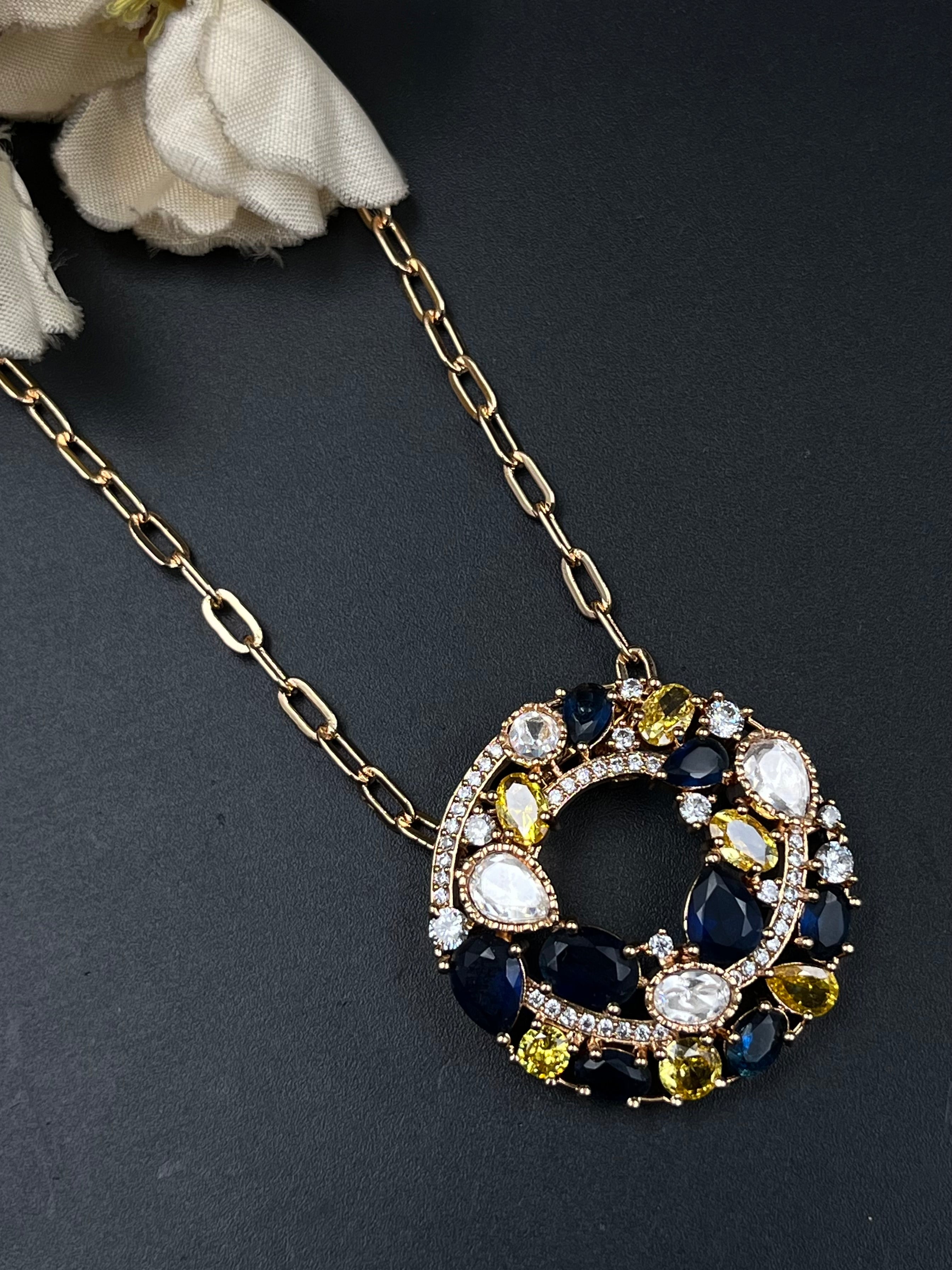 MIYAS PENDANT