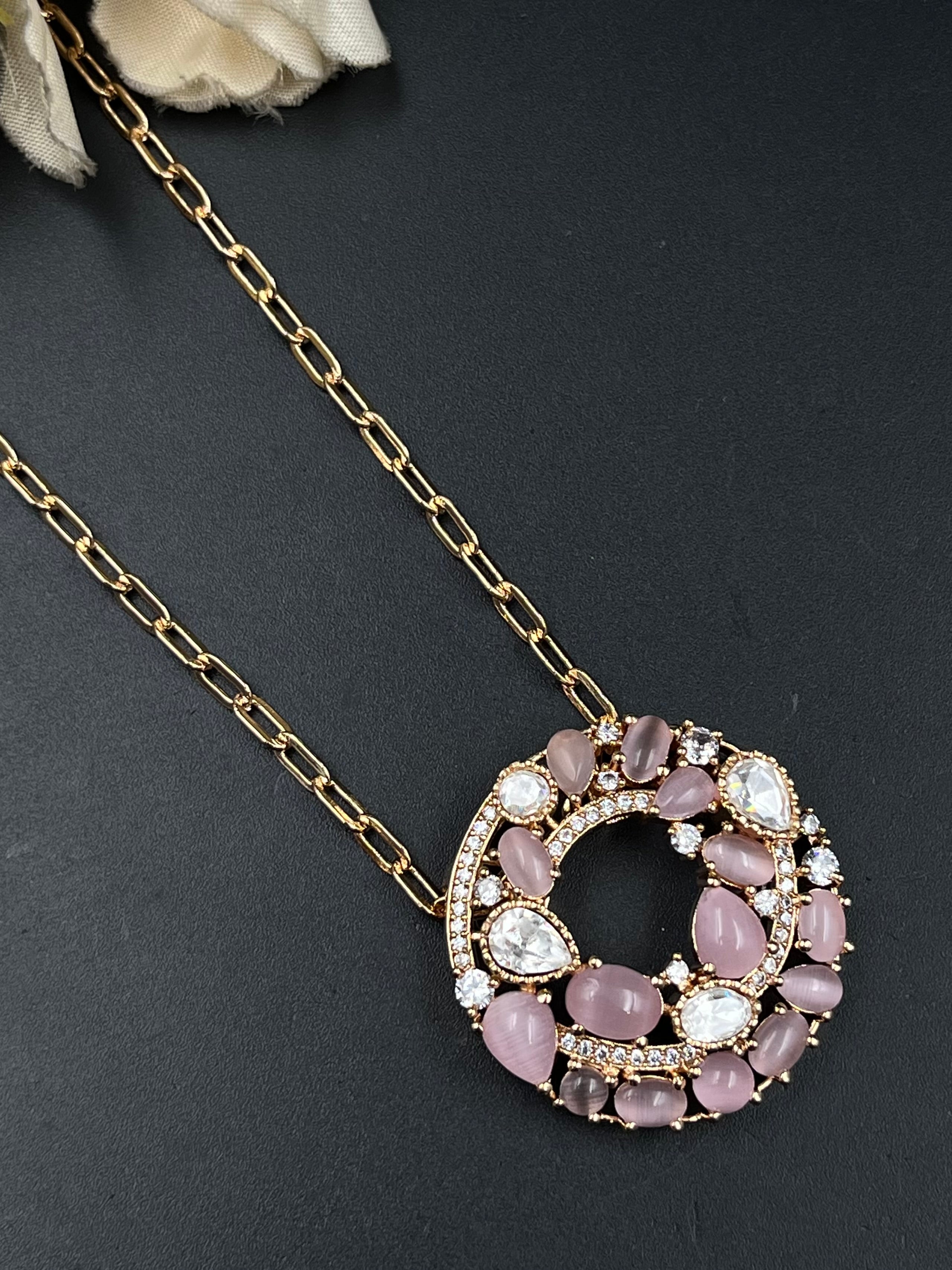 MIYAS PENDANT