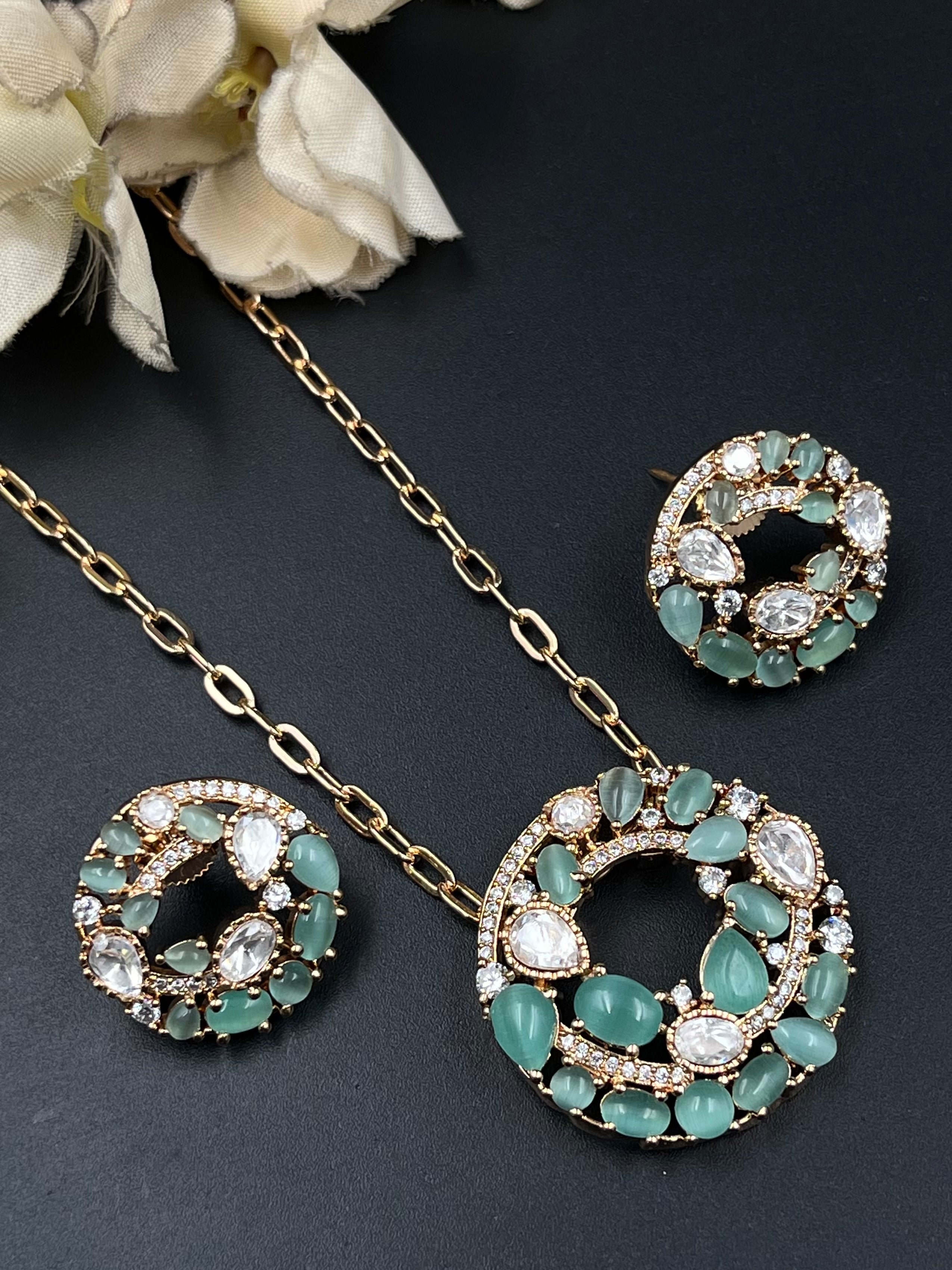 MIYAS PENDANT