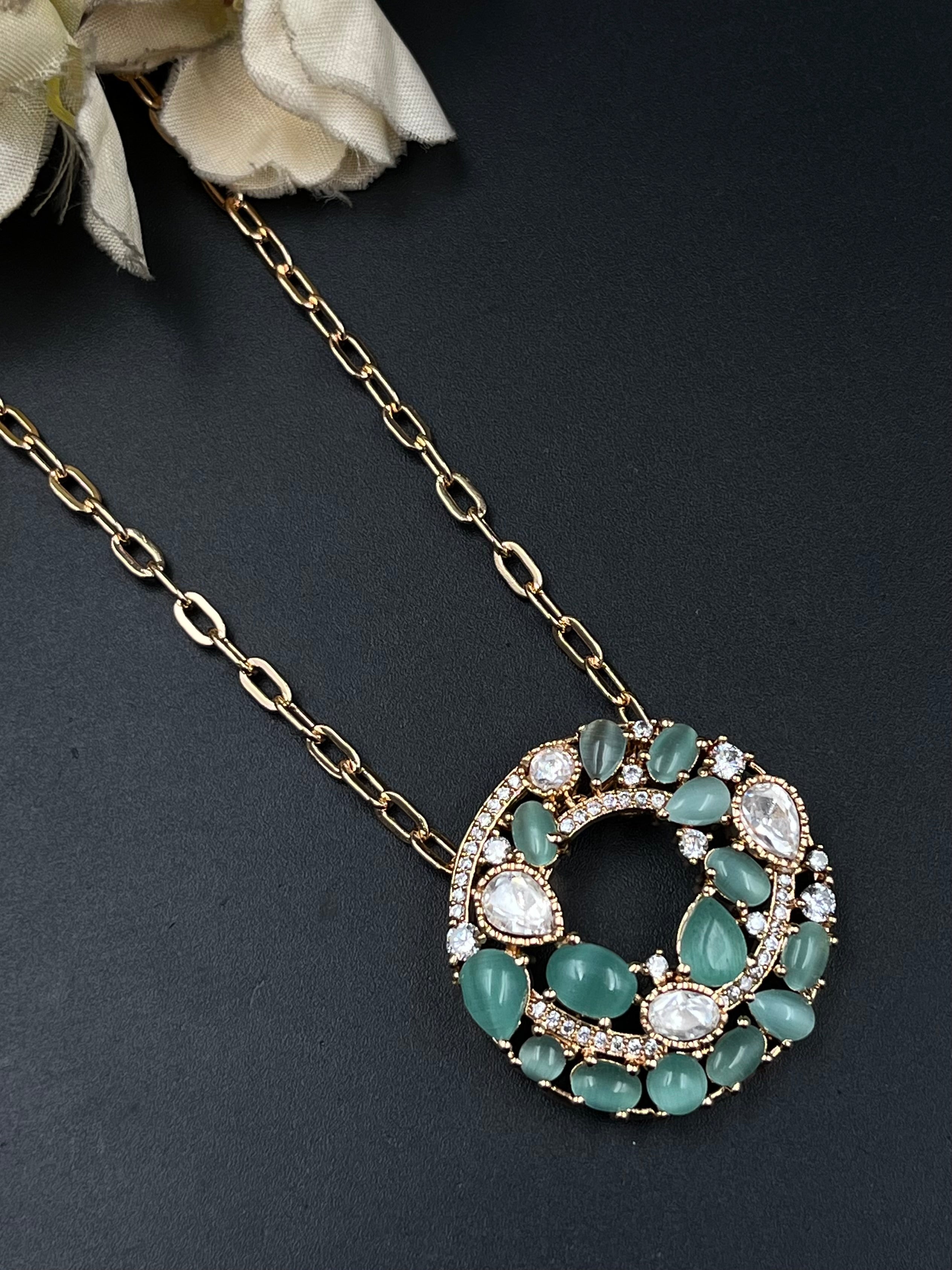 MIYAS PENDANT