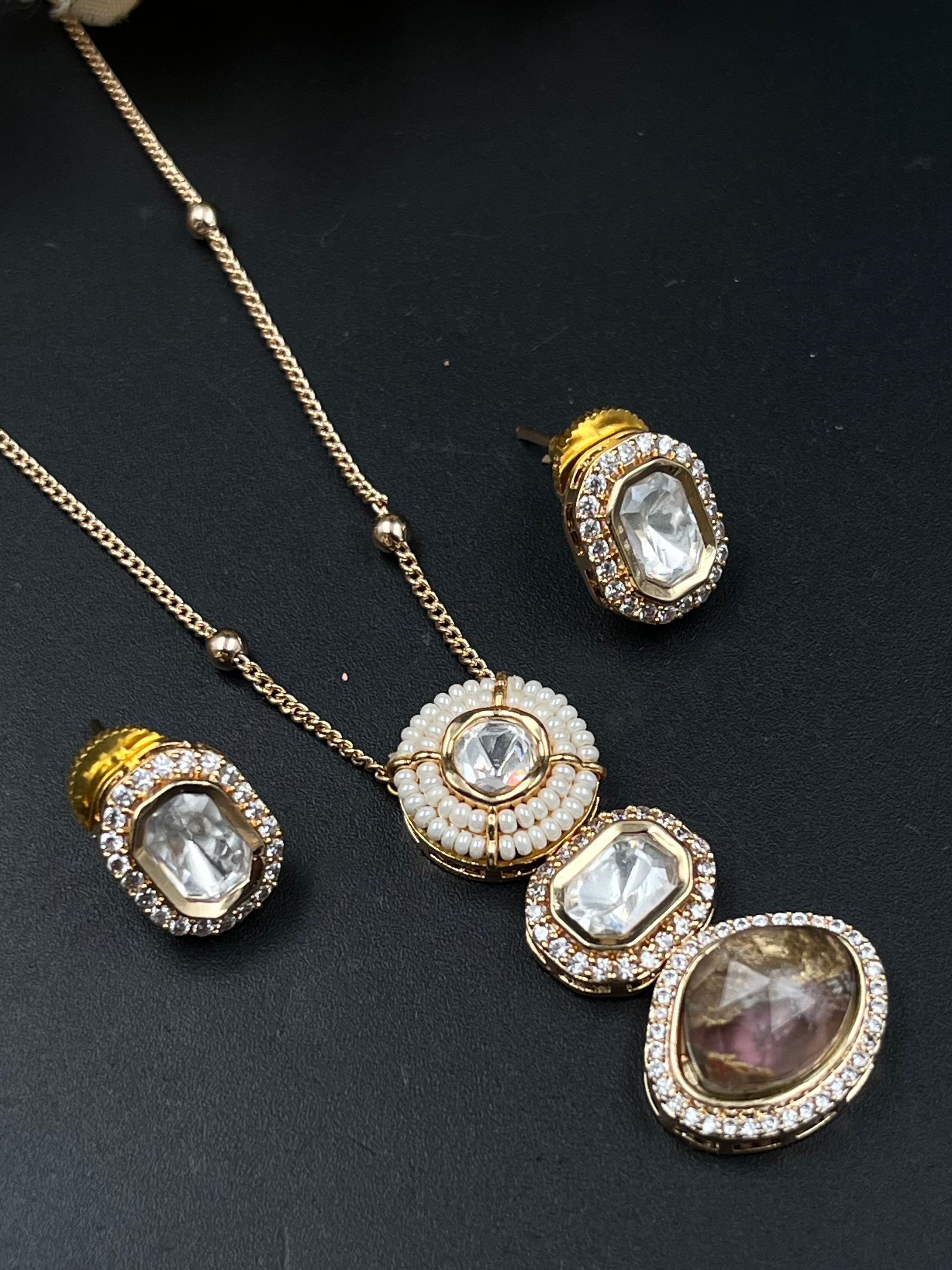TIYA PENDANT