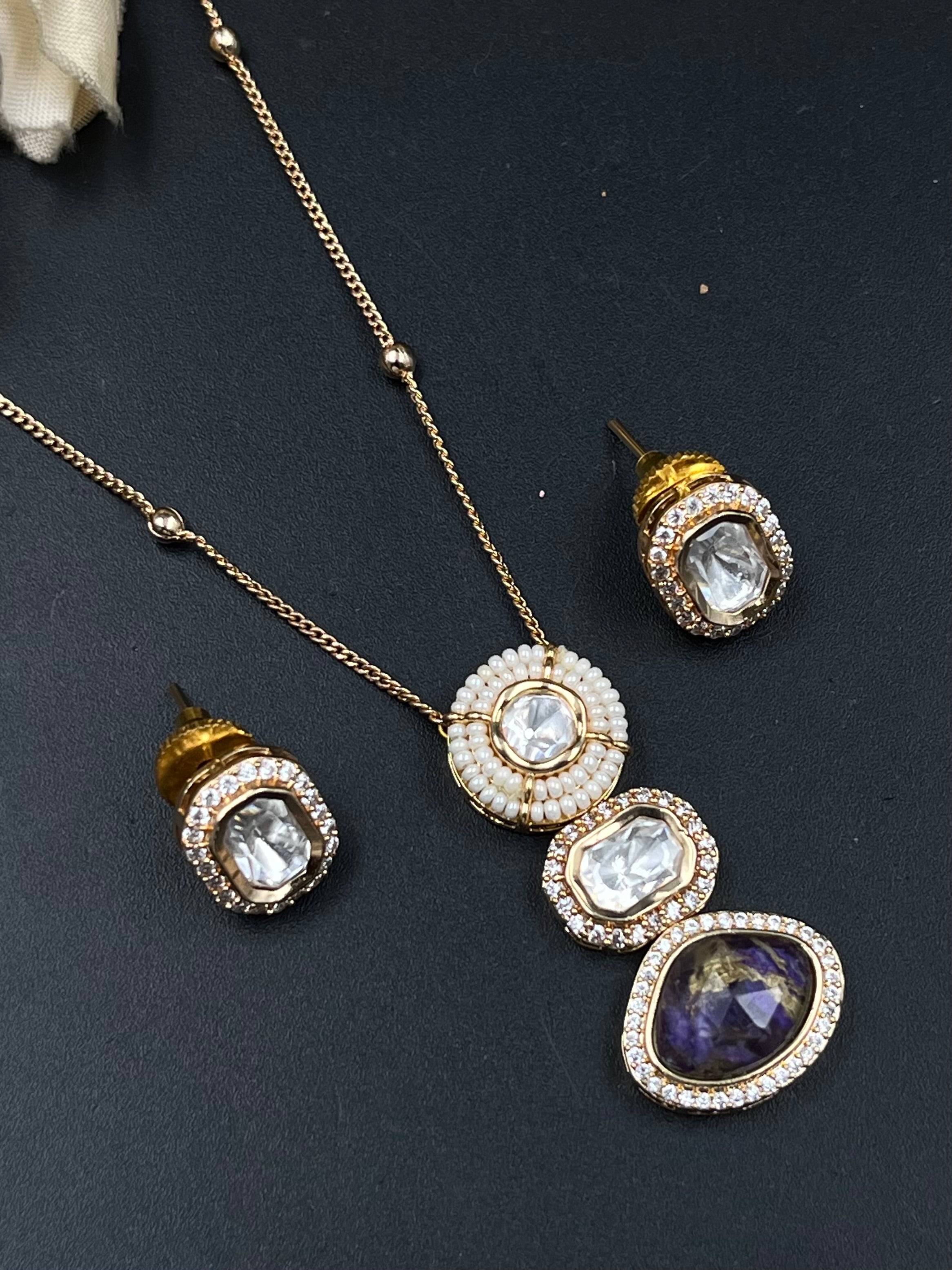 TIYA PENDANT