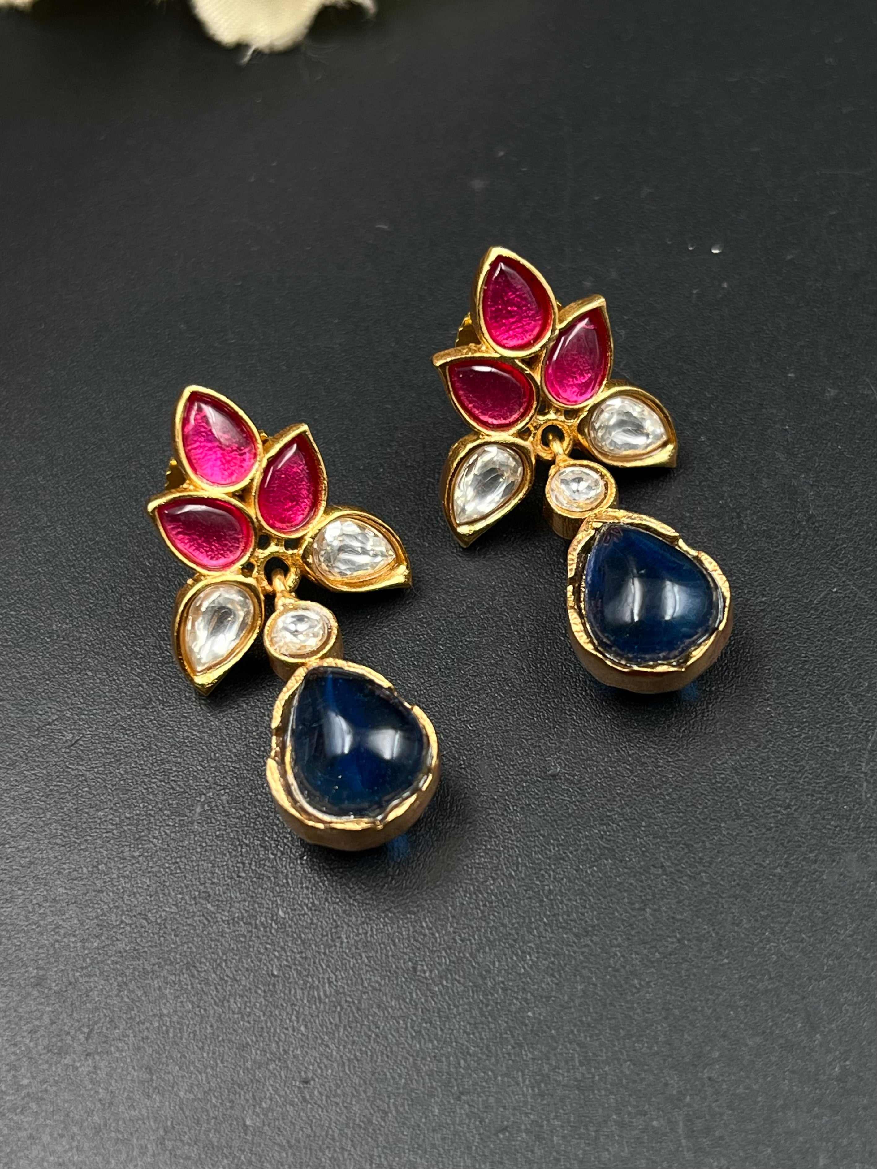 HIYA PENDANT
