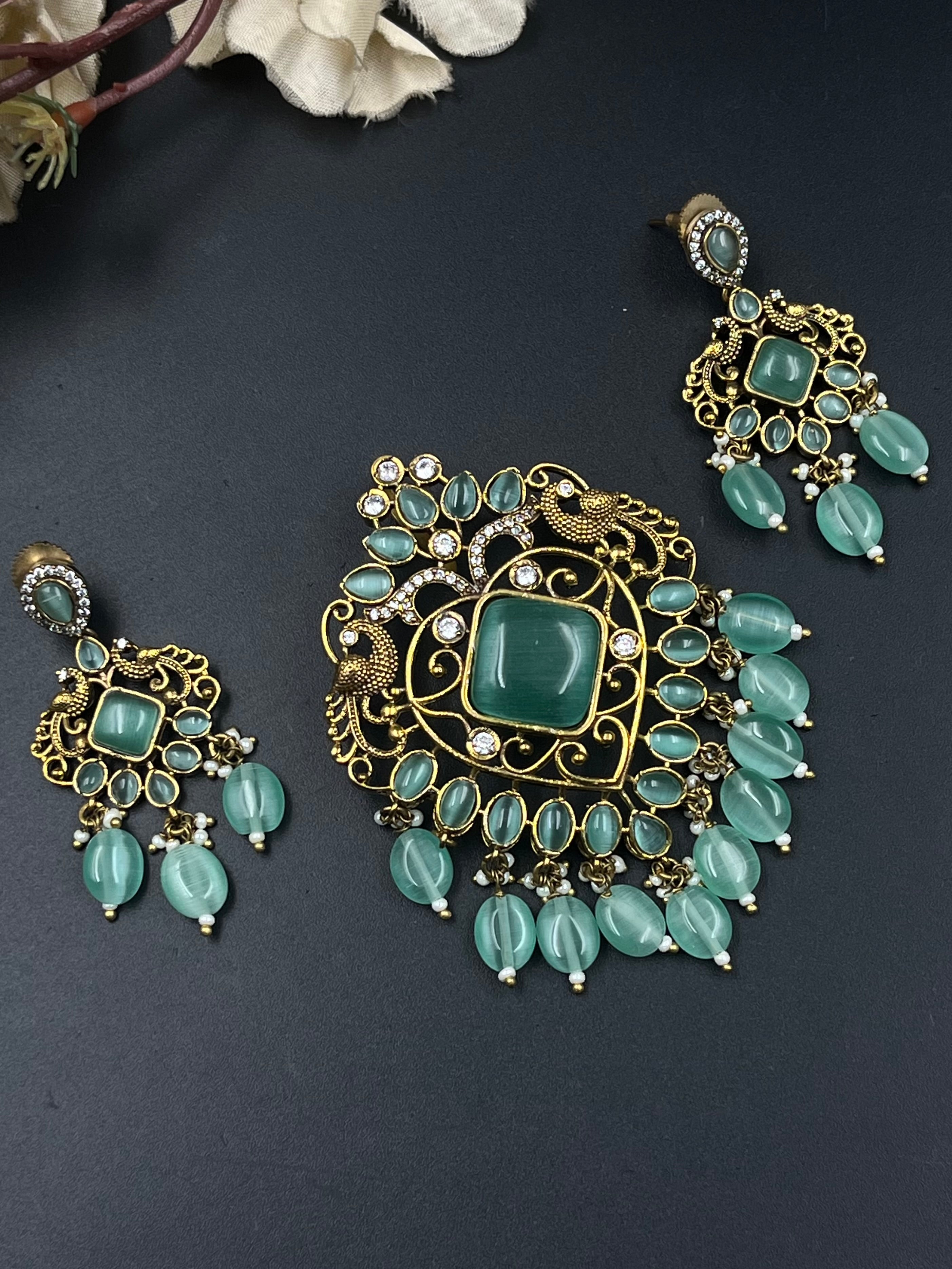 JIYA PENDANT