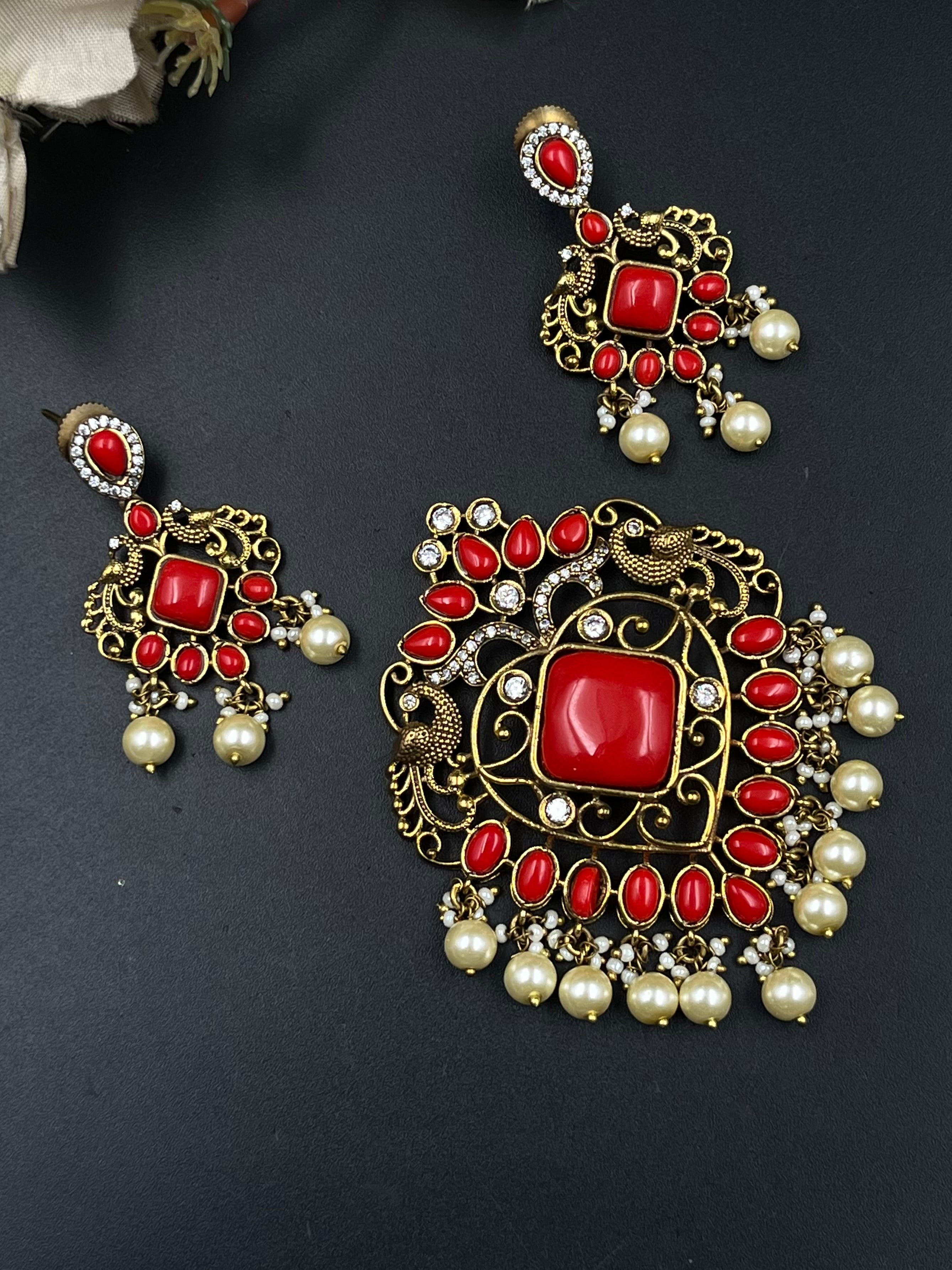 JIYA PENDANT