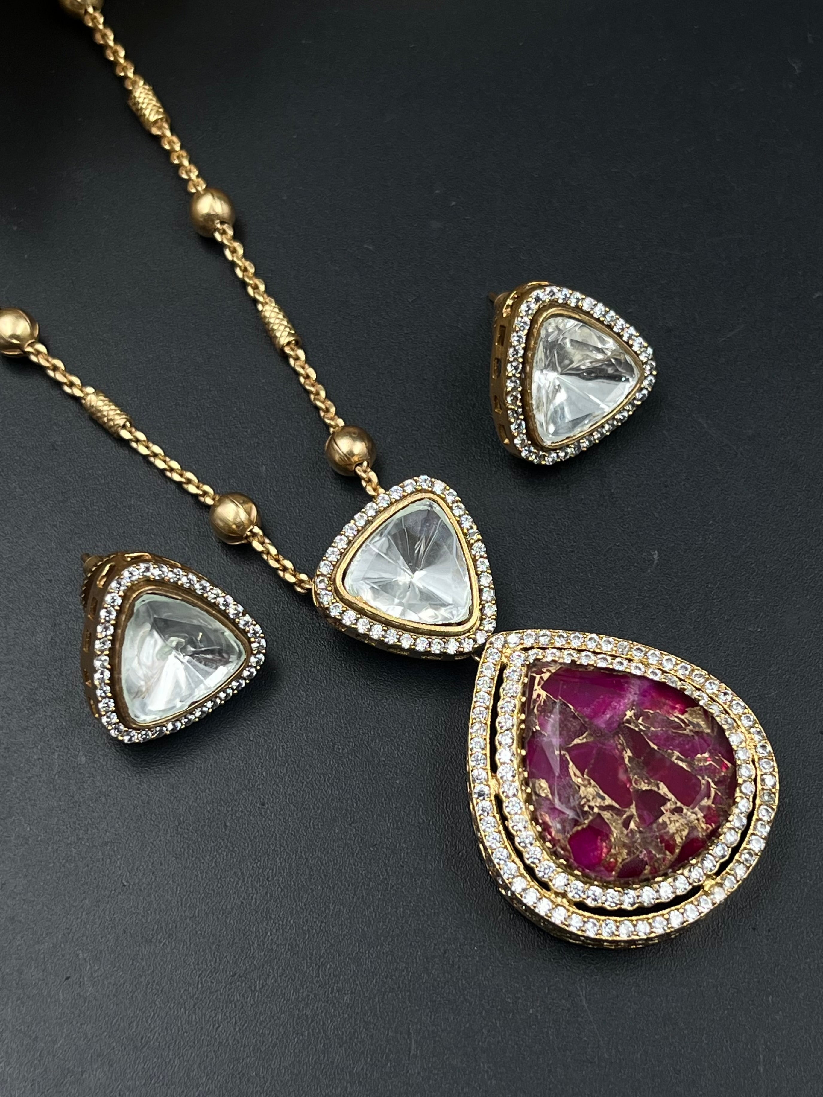 WIYA PENDANT
