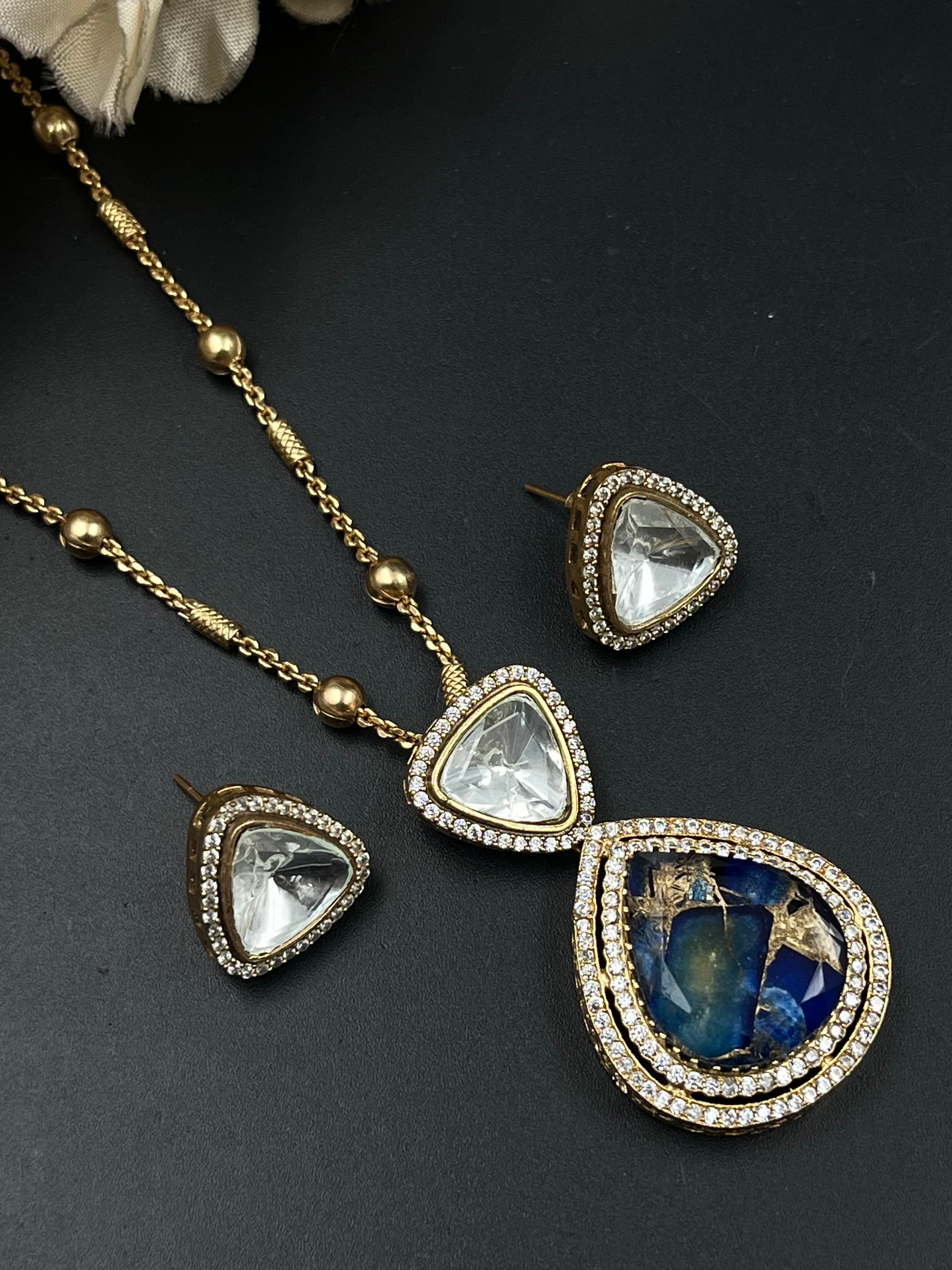 WIYA PENDANT