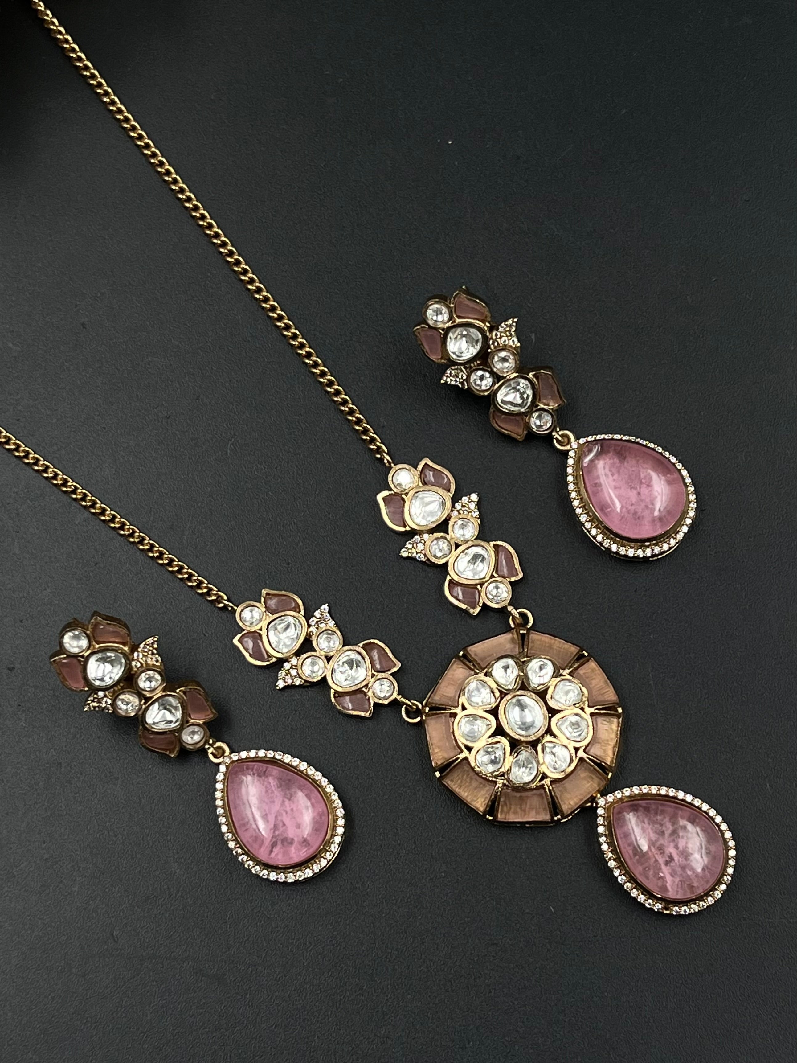 MINA PENDANT