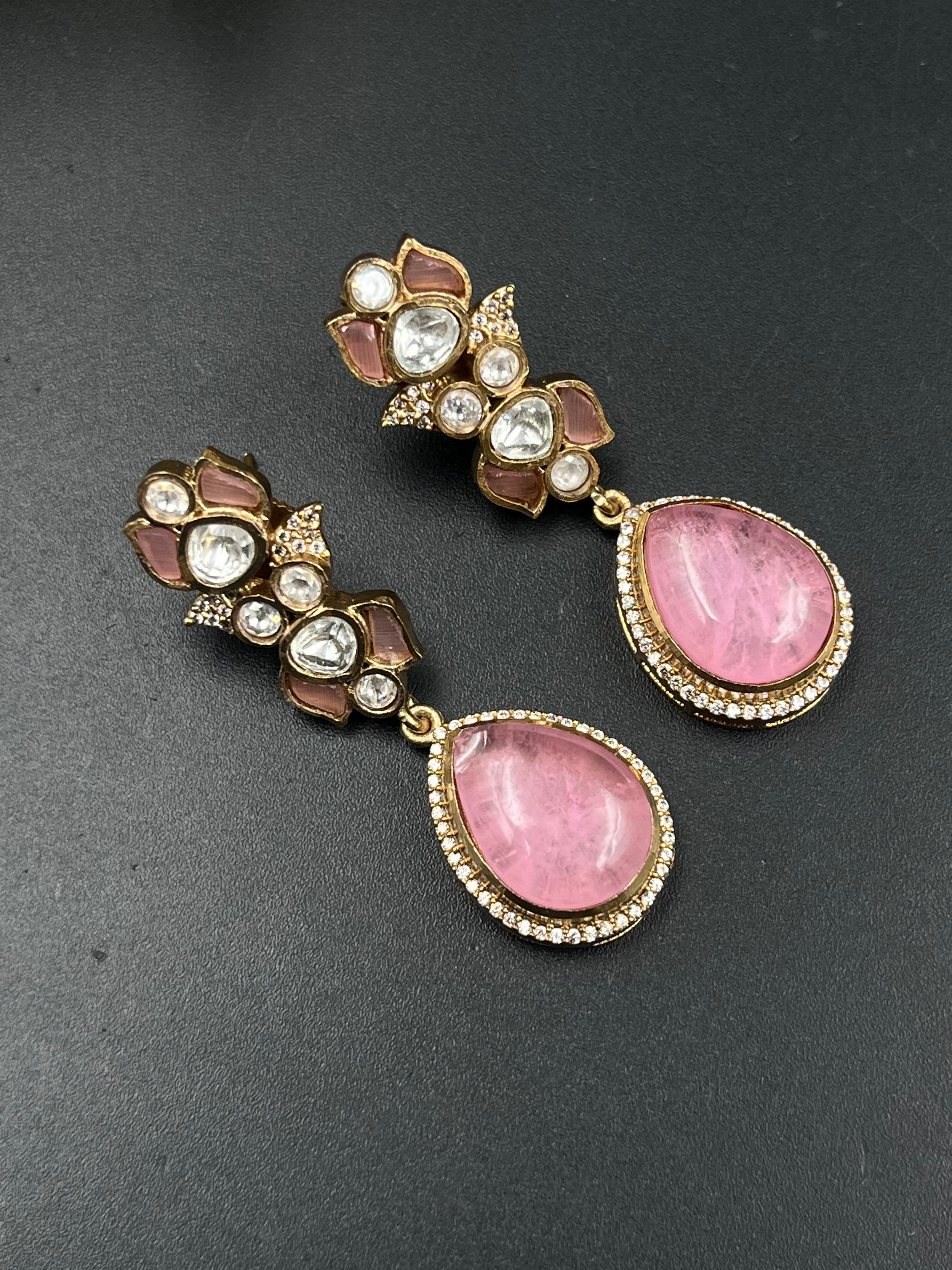 MINA PENDANT