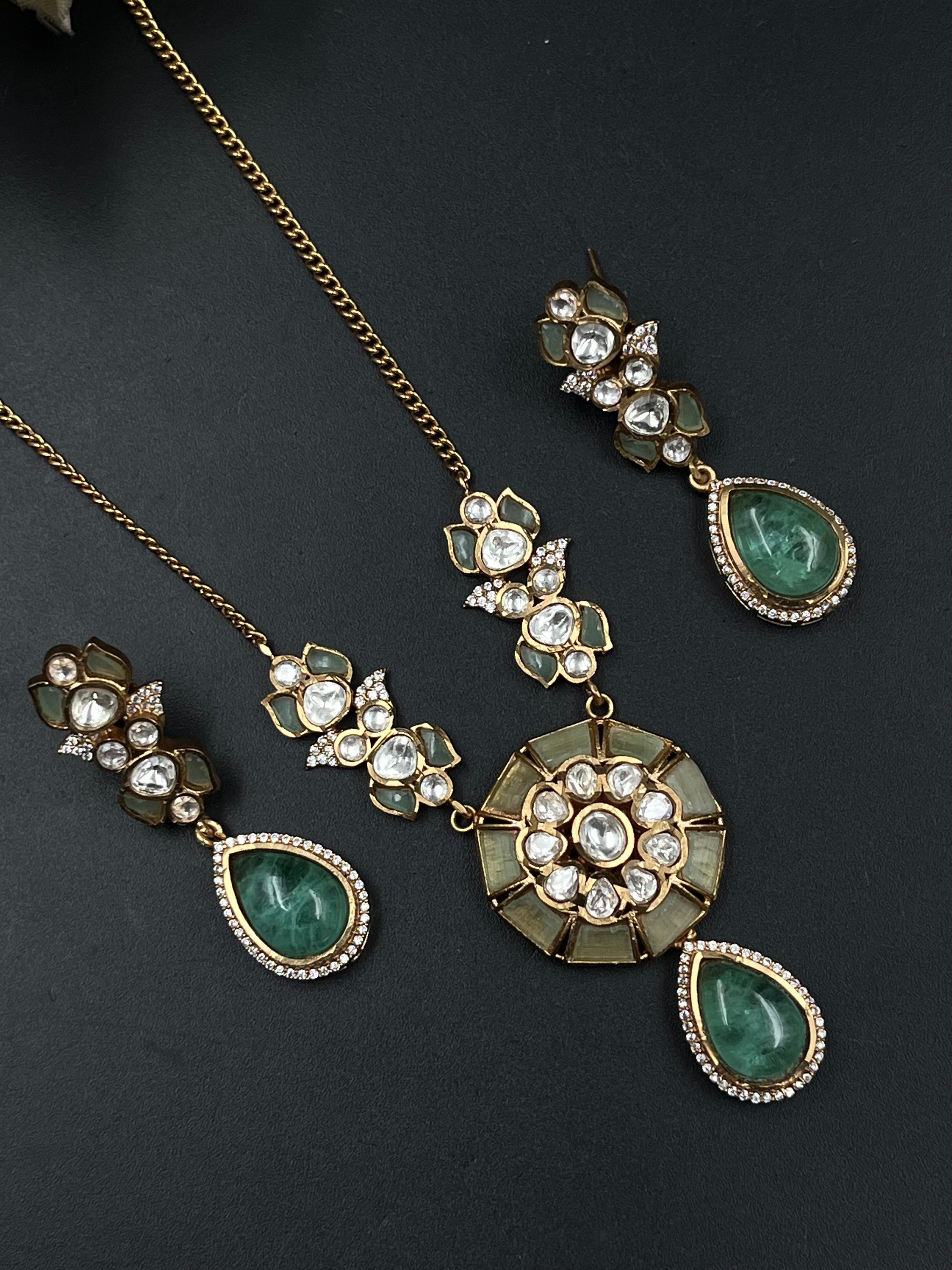 MINA PENDANT