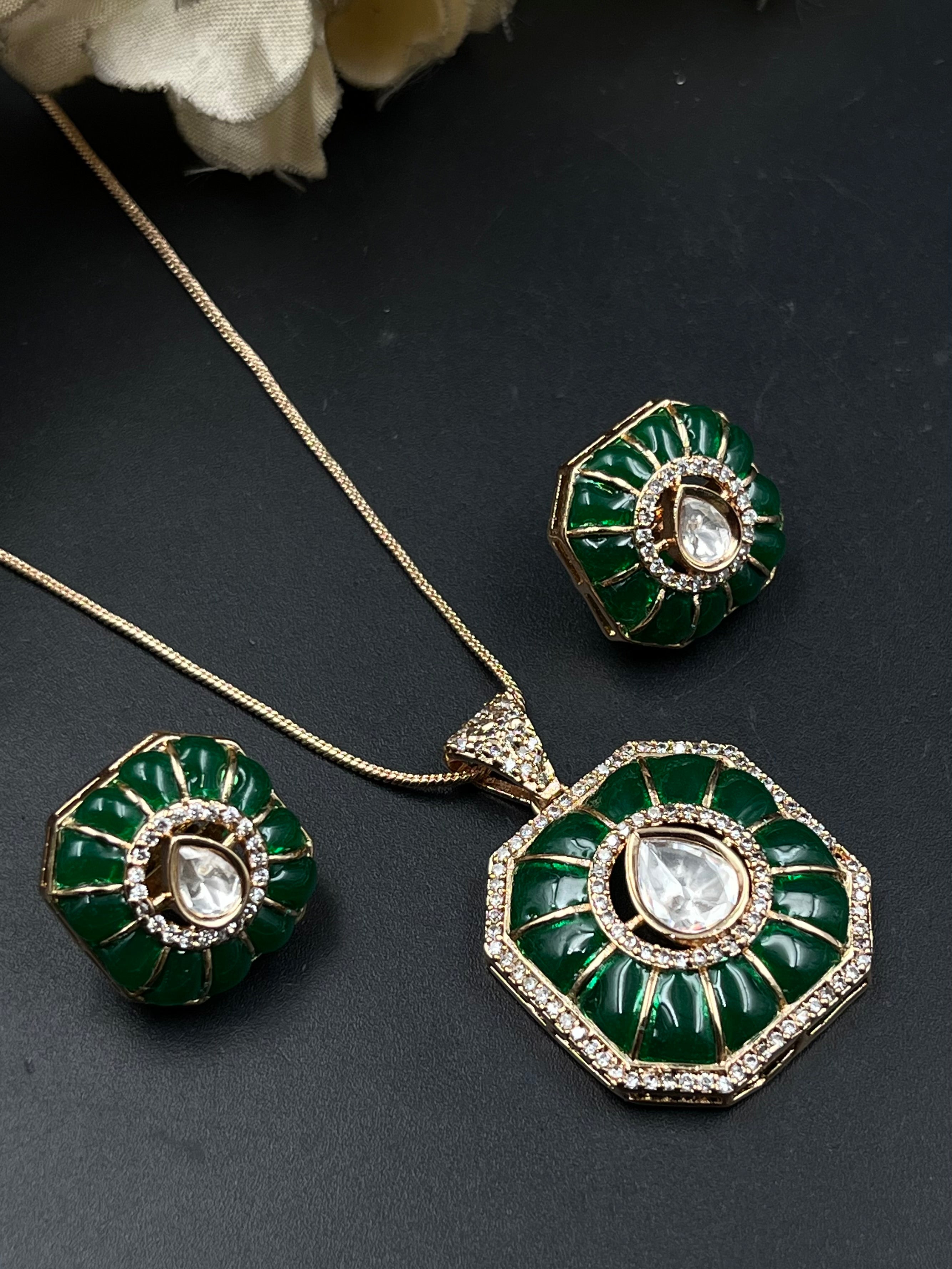 KIYA PENDANT