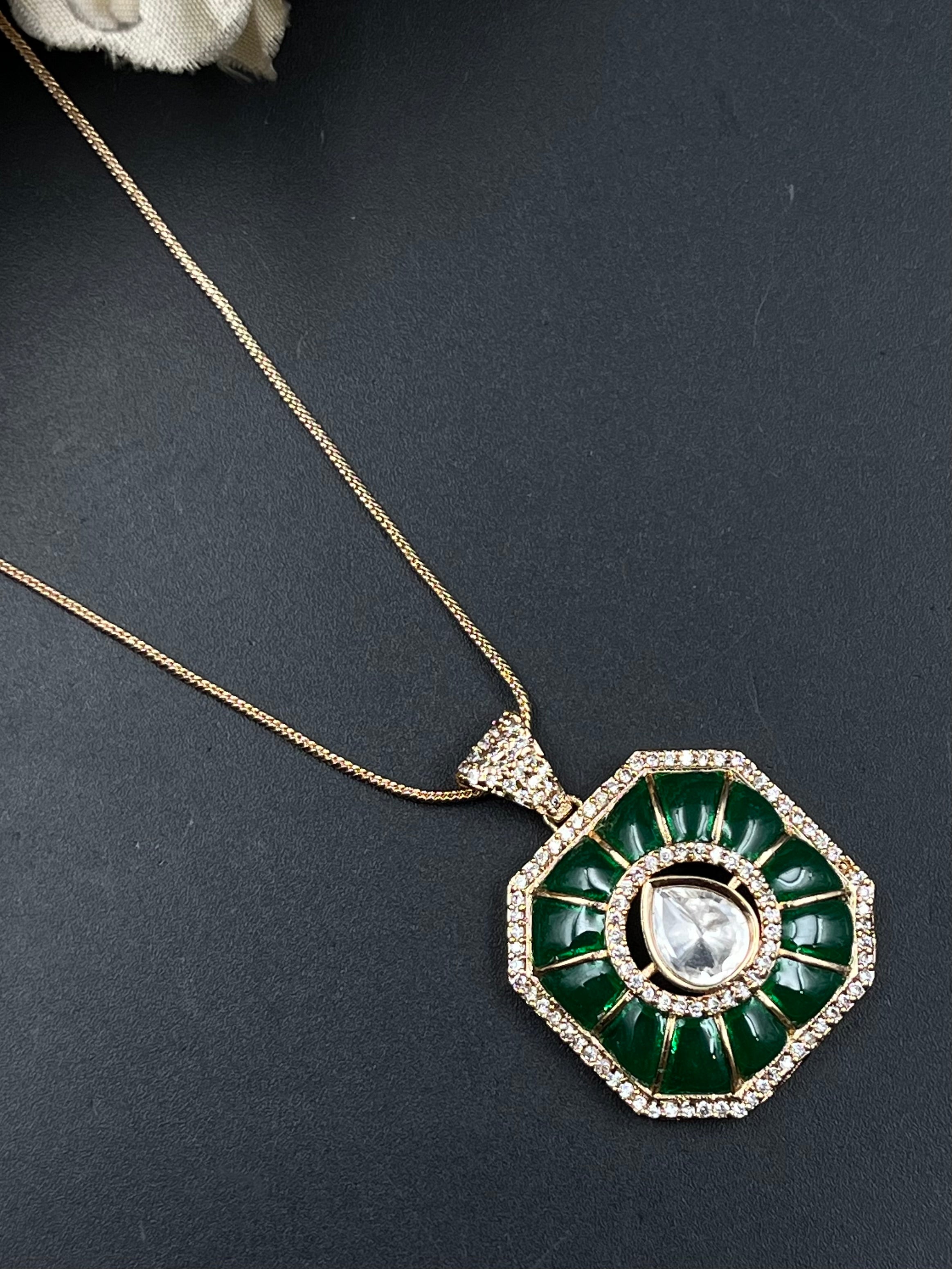 KIYA PENDANT
