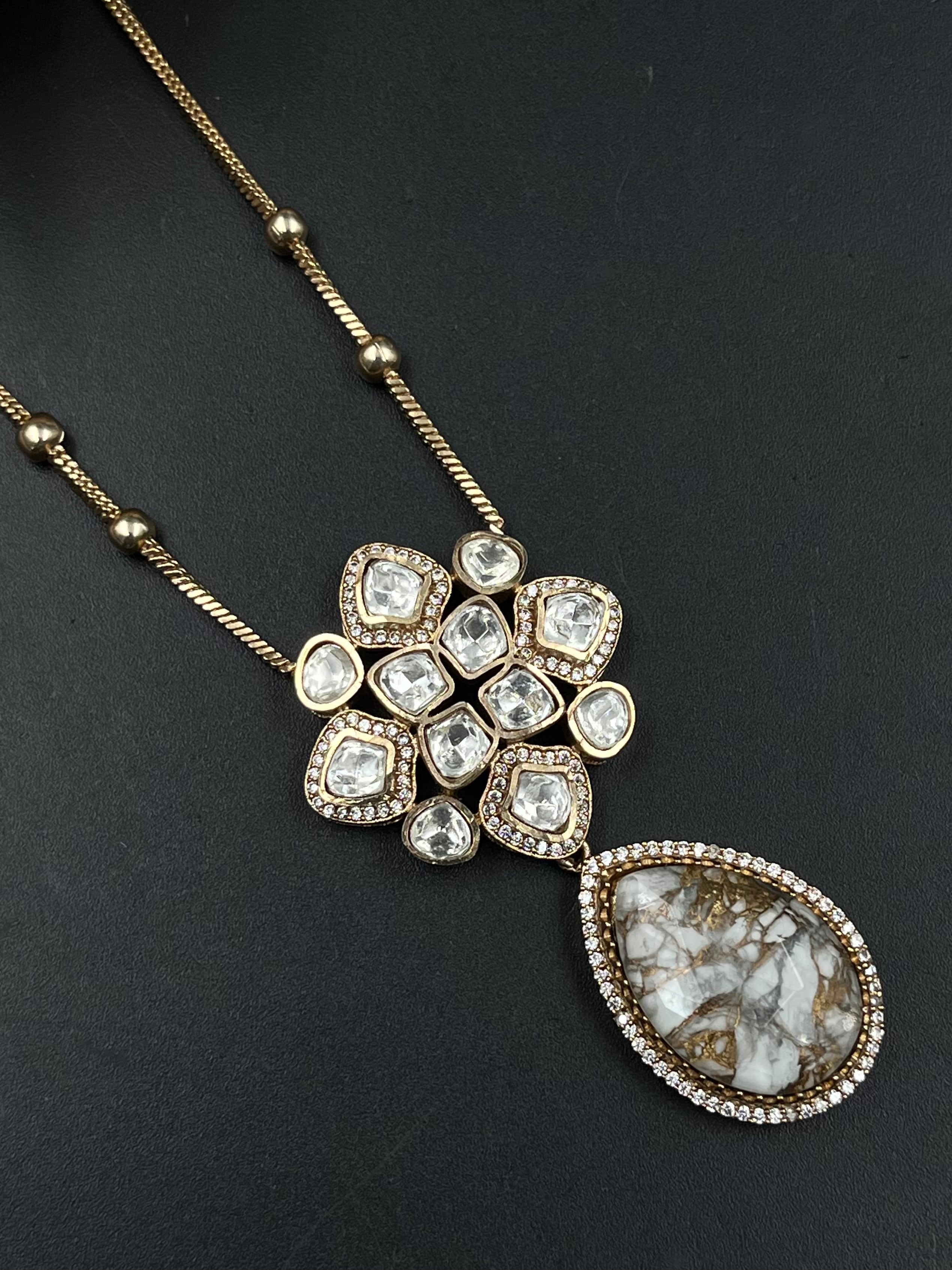 SIYA PENDANT