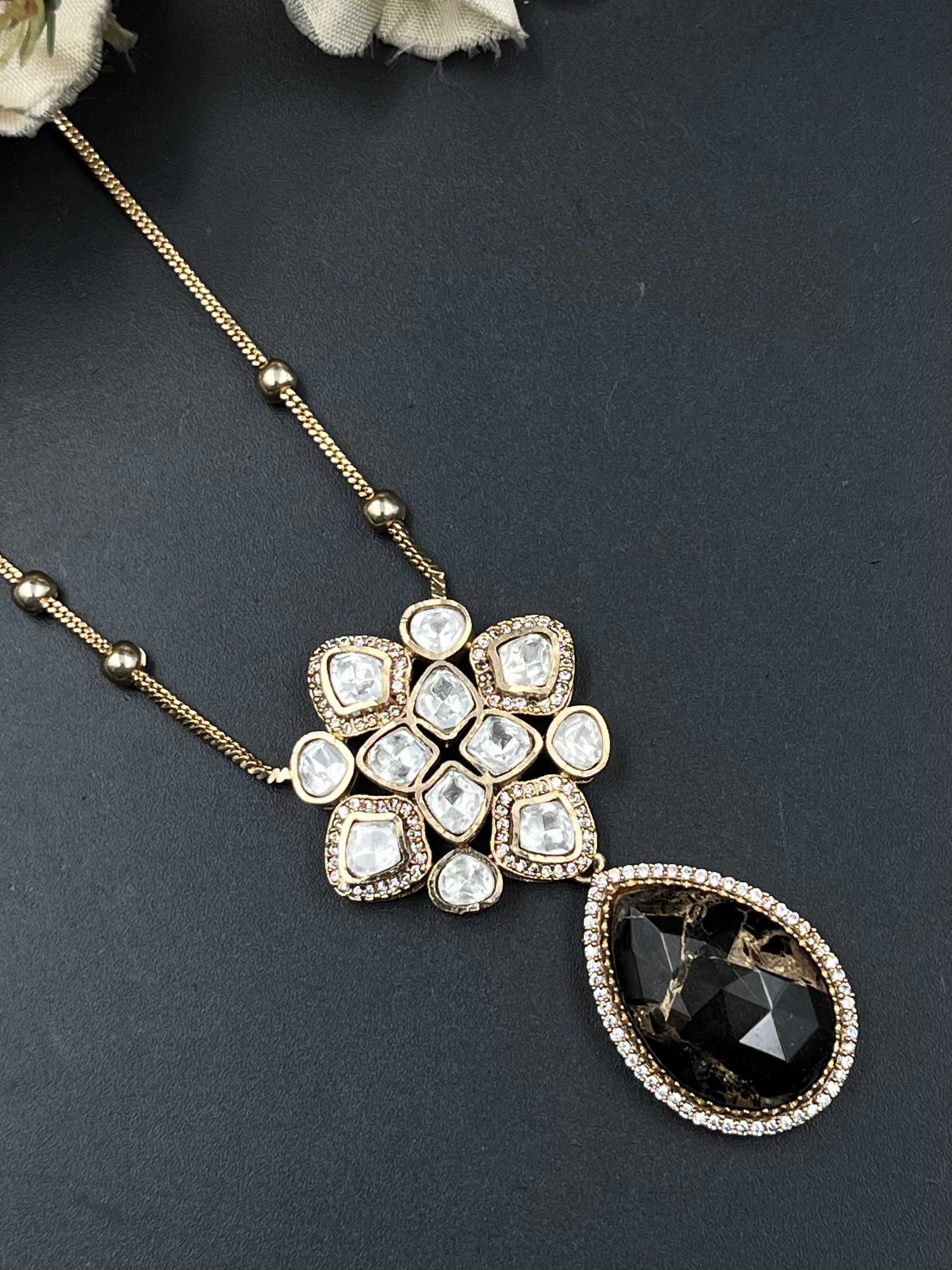 SIYA PENDANT