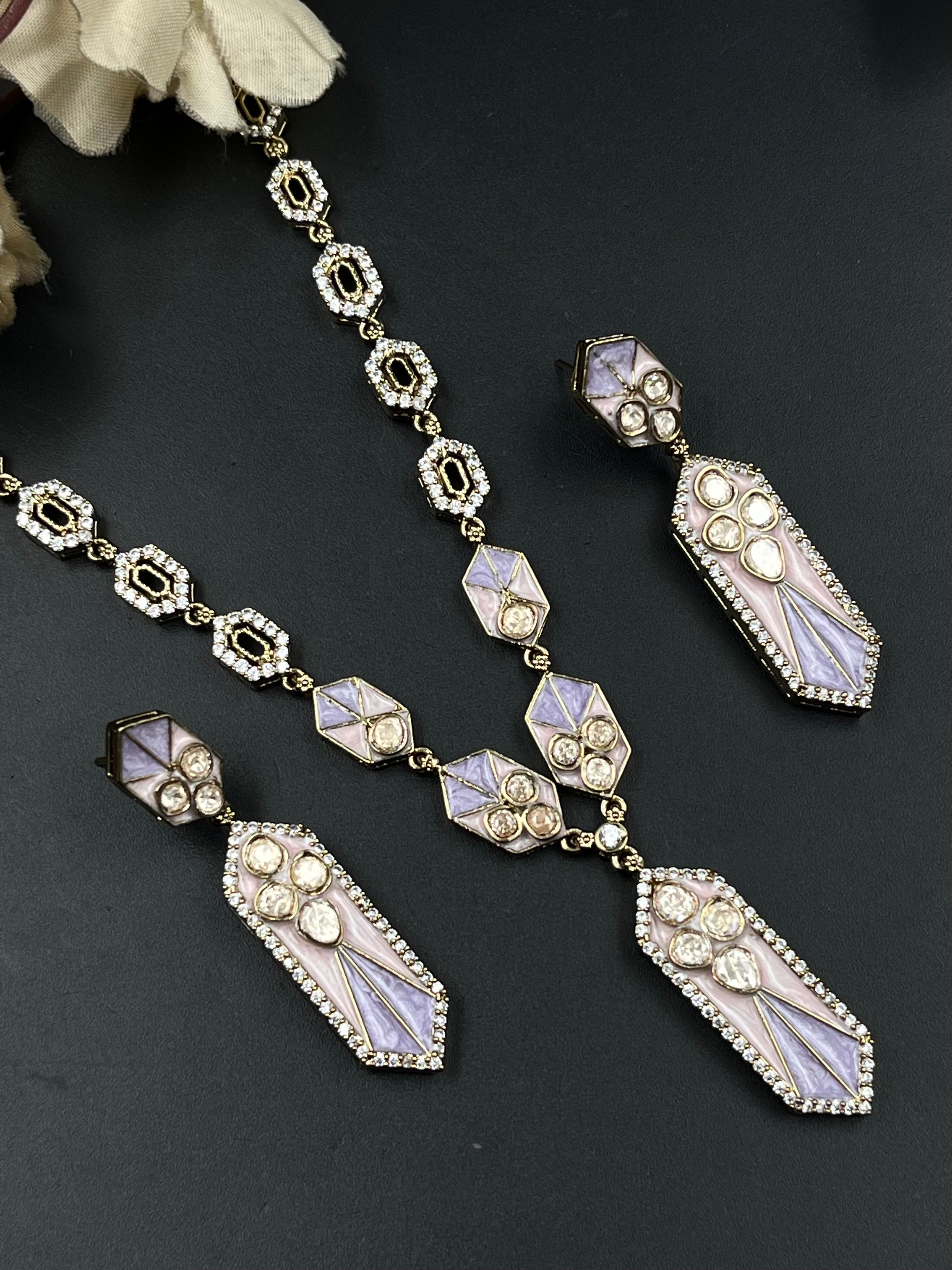 BIYA PENDANT