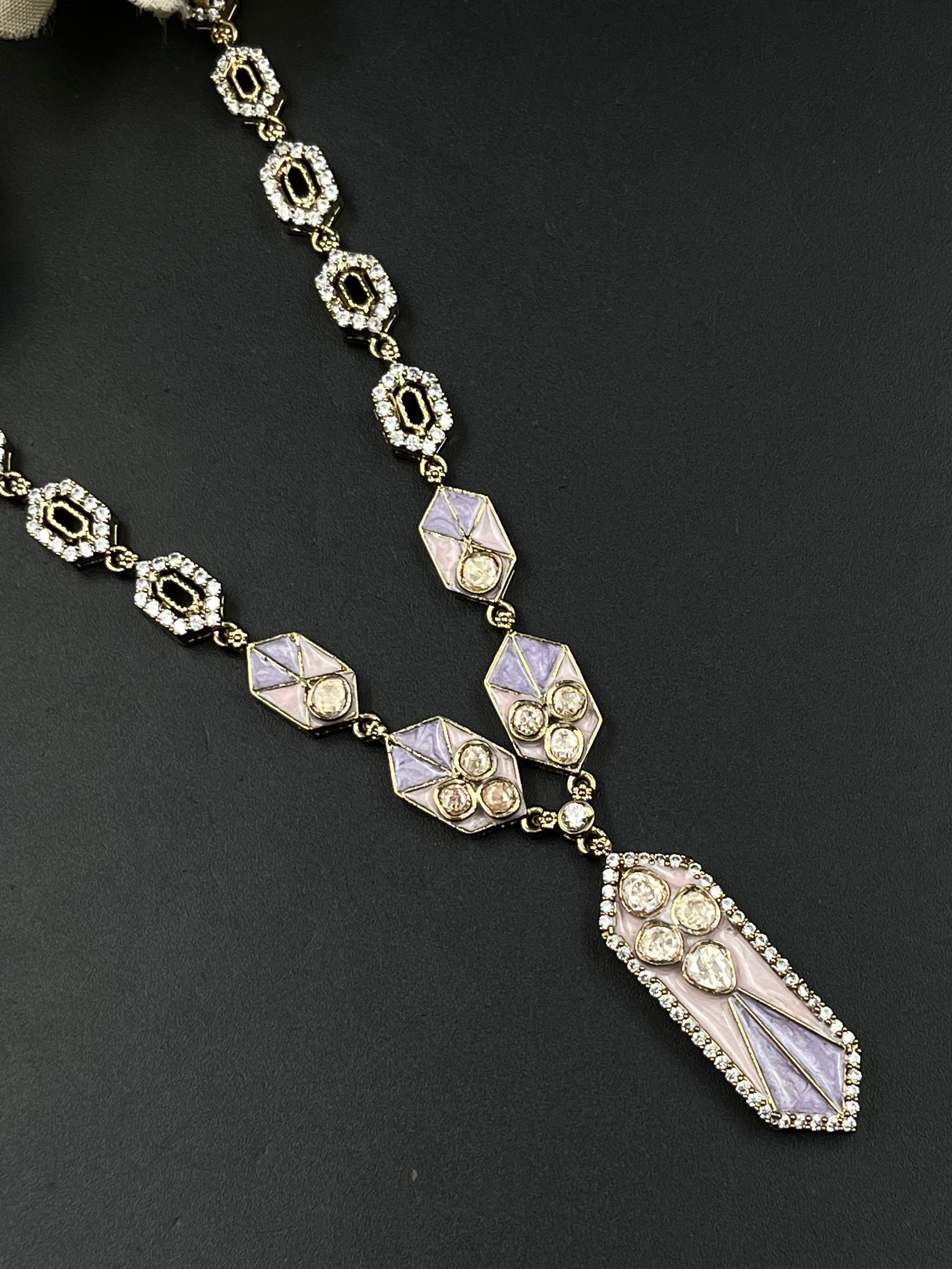 BIYA PENDANT