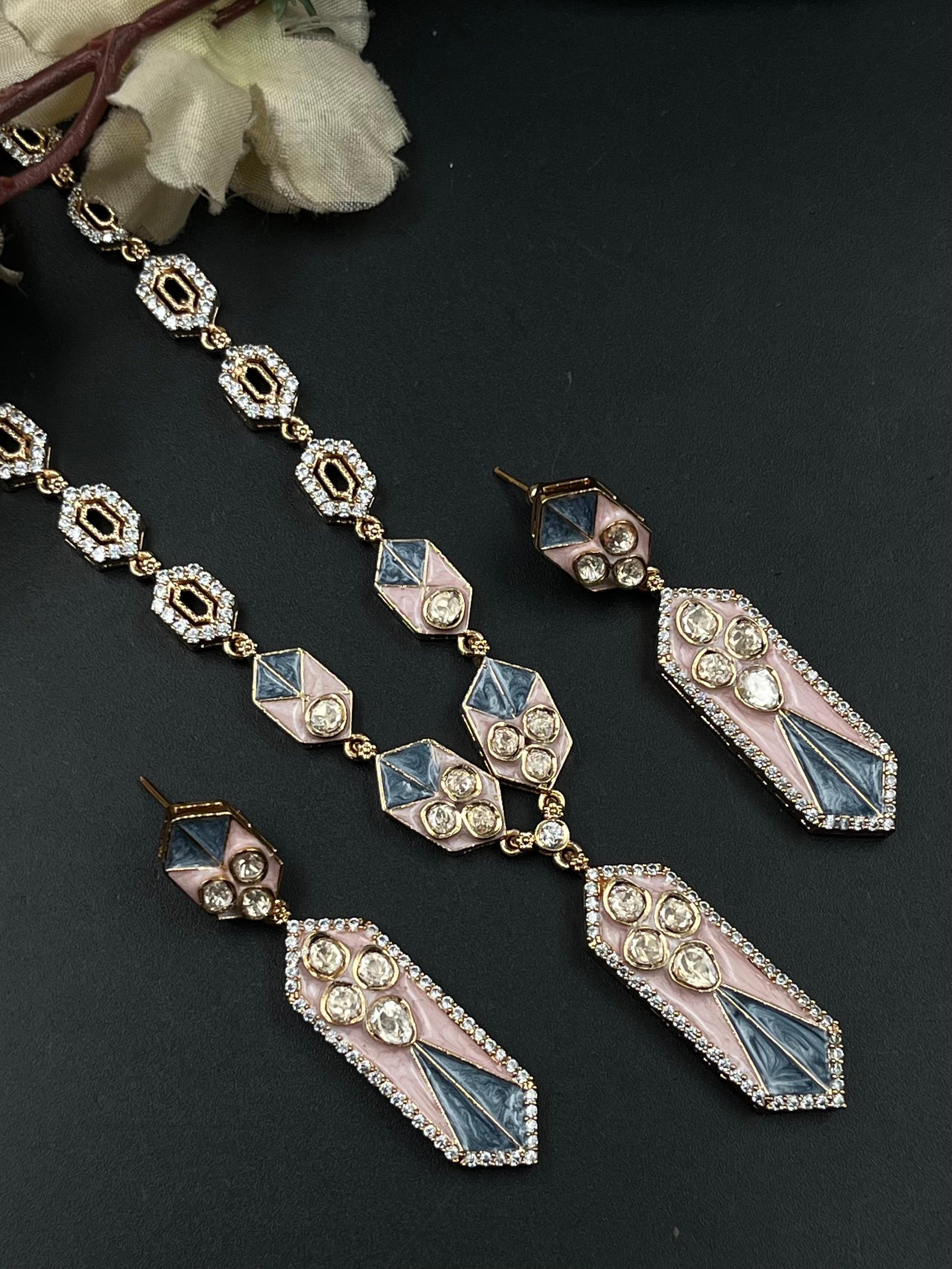 BIYA PENDANT