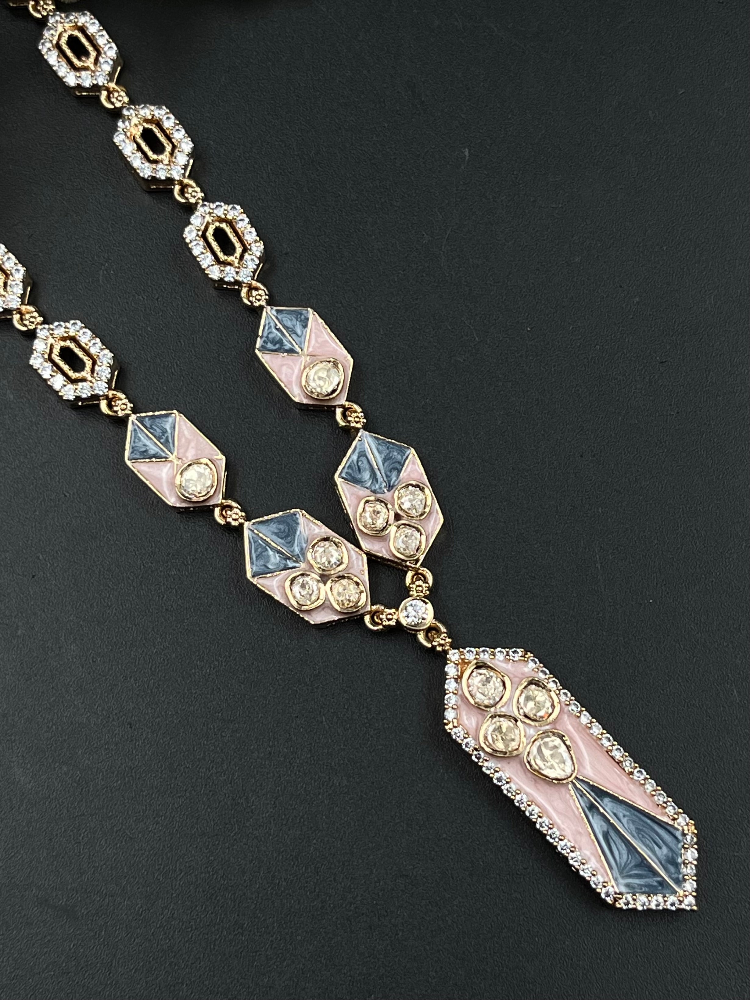 BIYA PENDANT