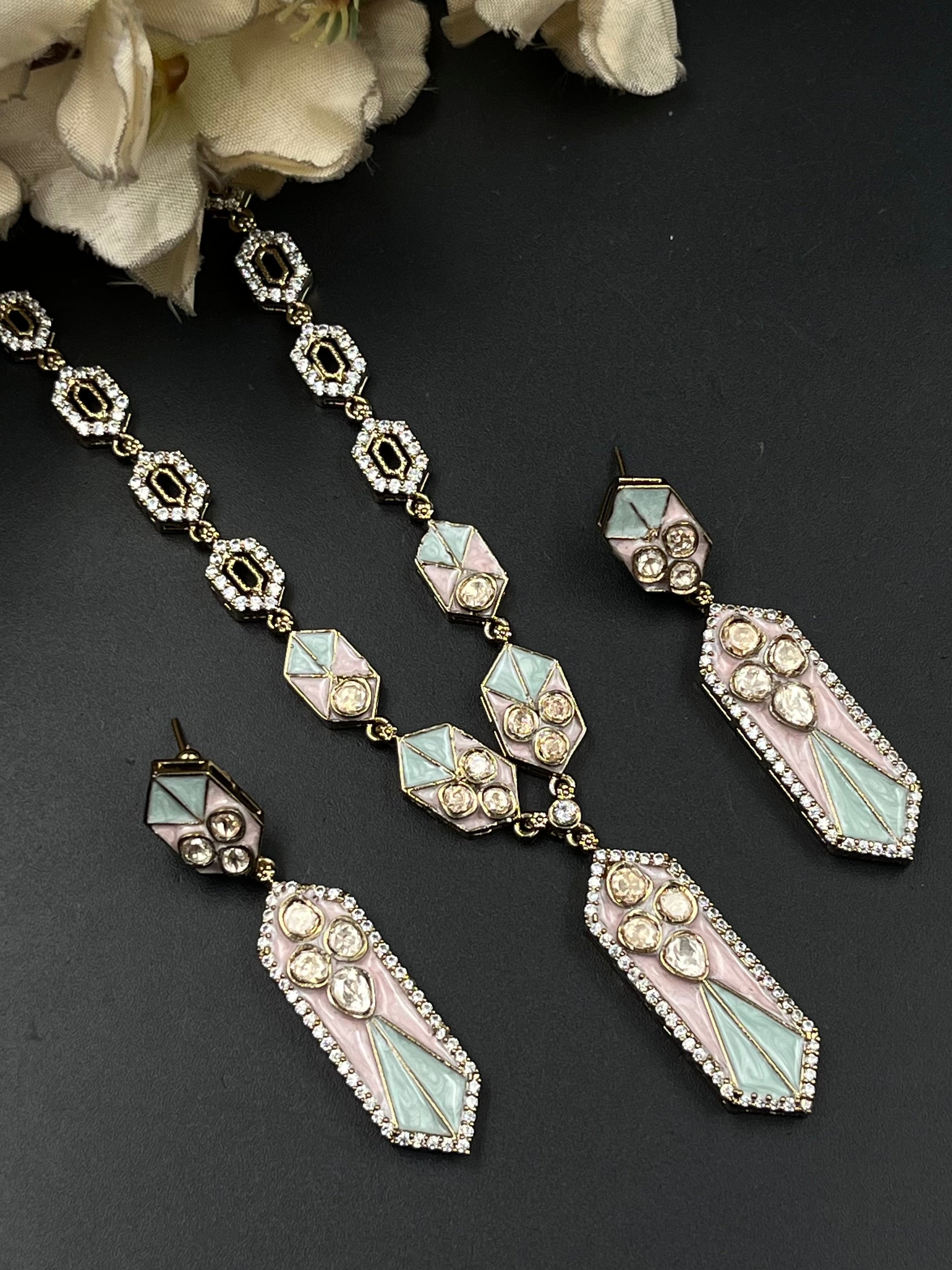 BIYA PENDANT