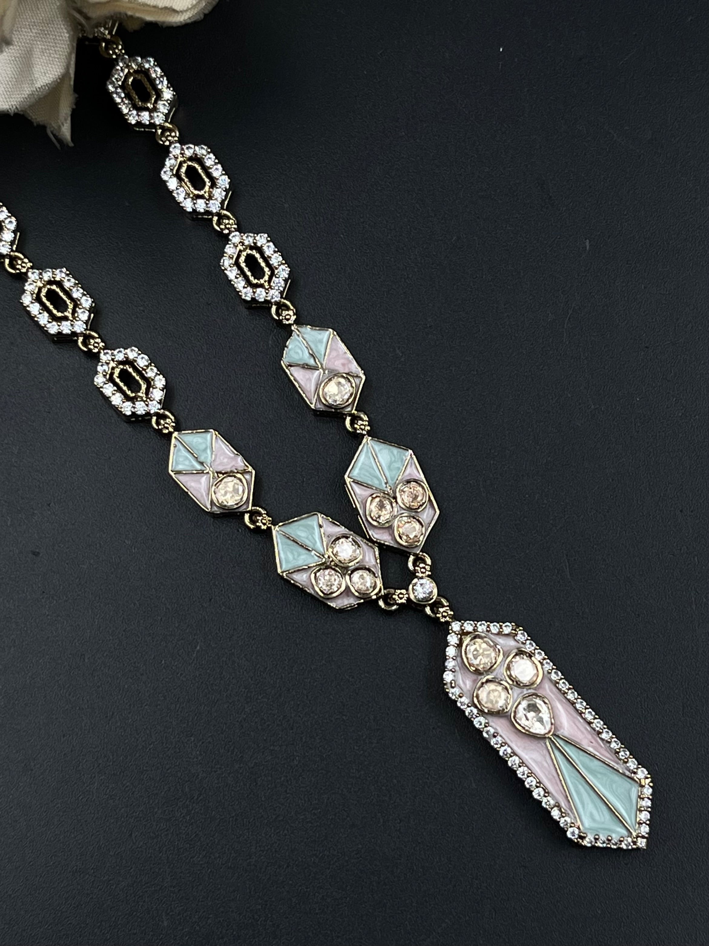 BIYA PENDANT