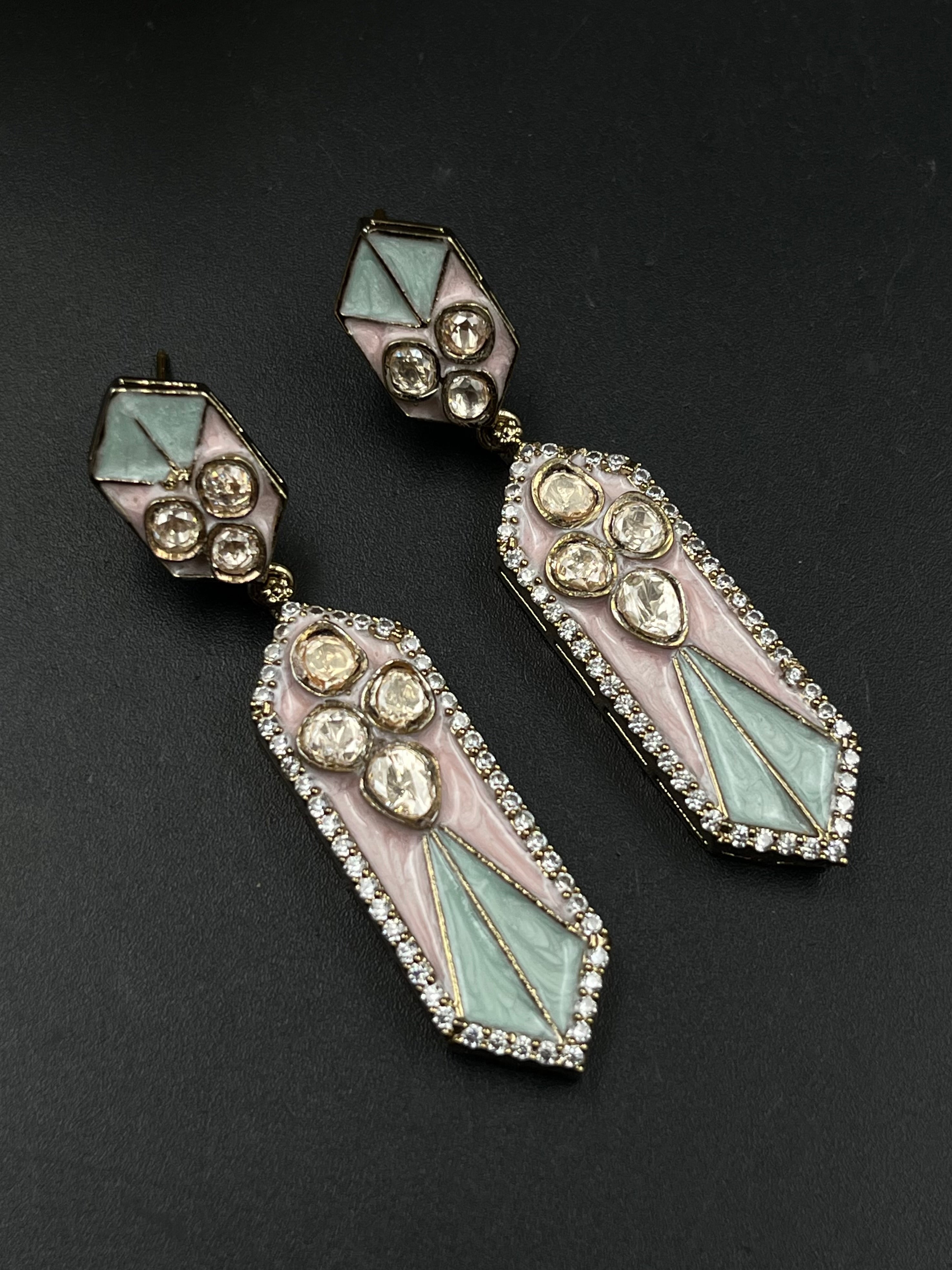BIYA PENDANT