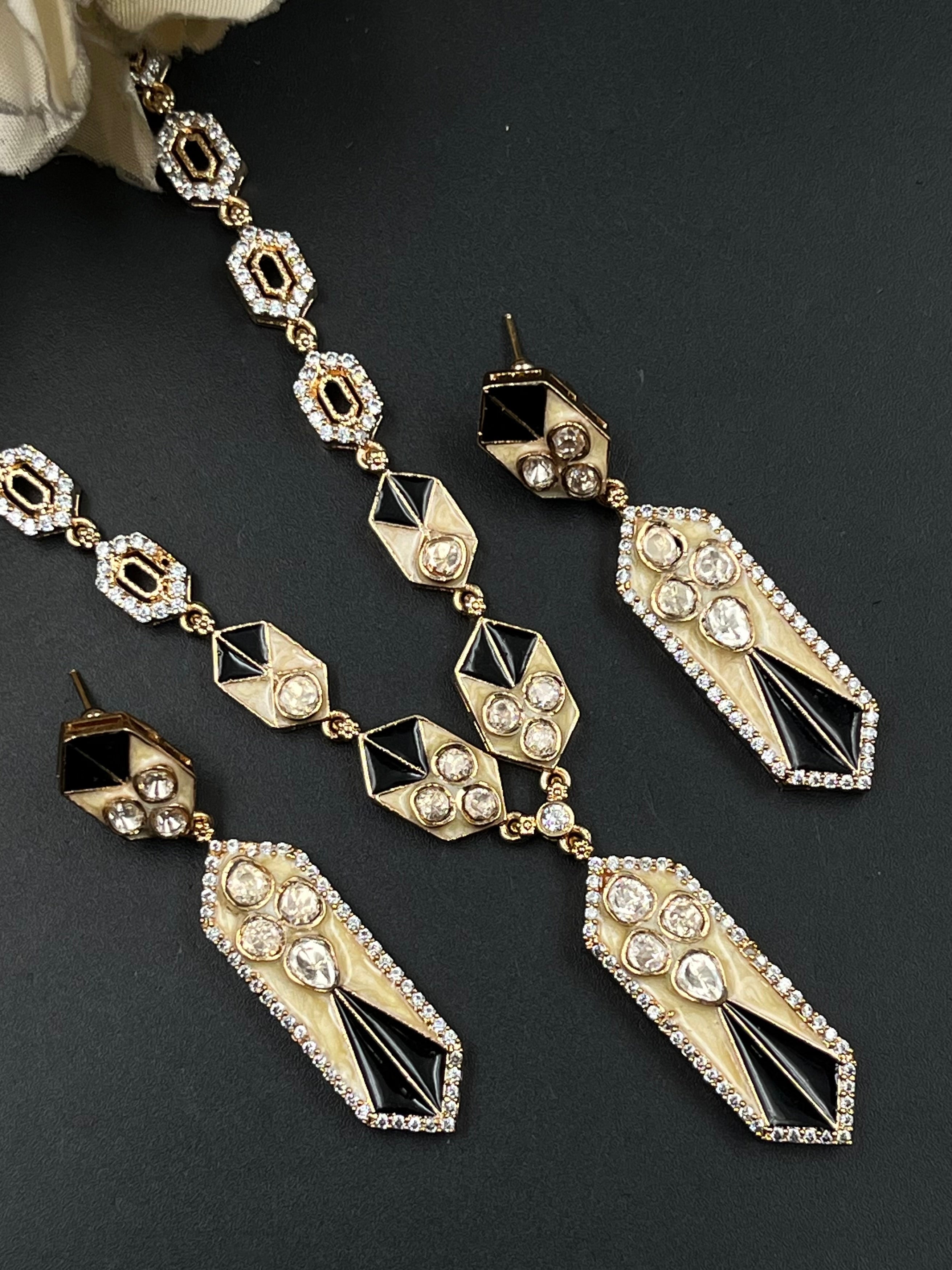 BIYA PENDANT