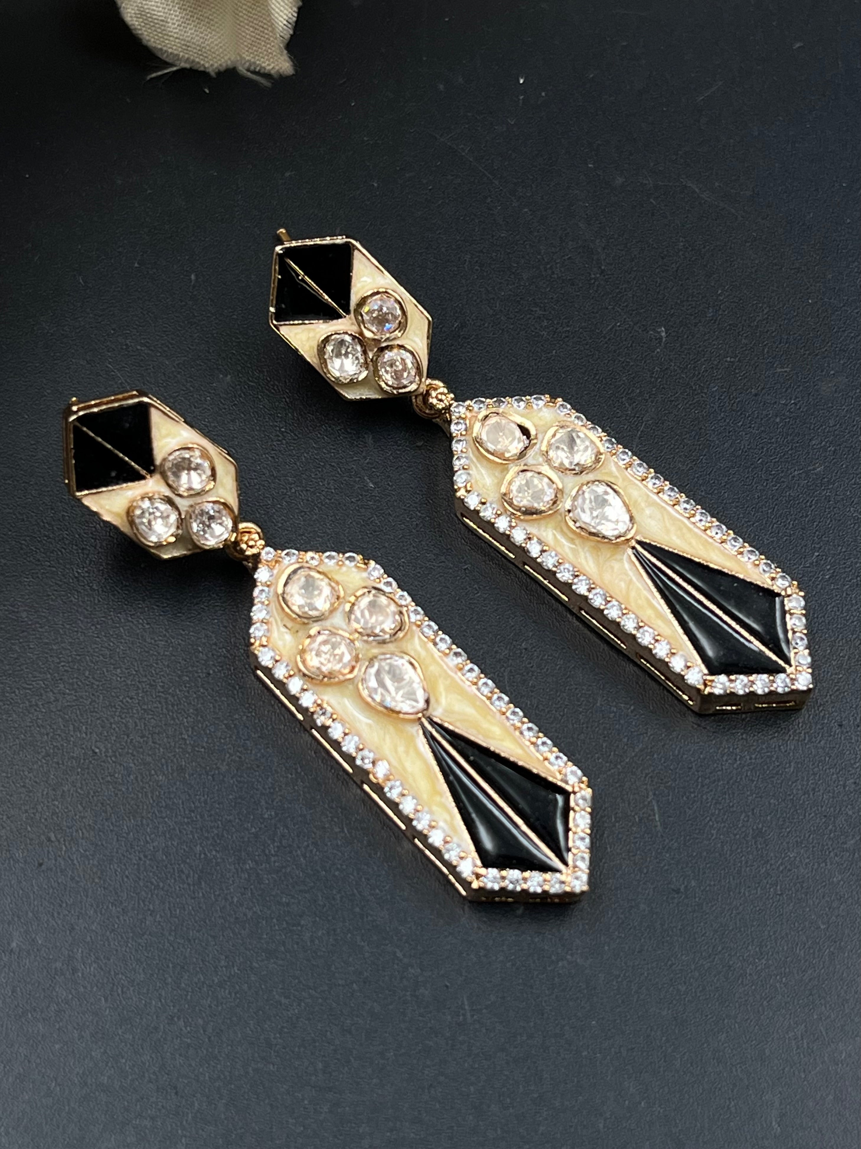 BIYA PENDANT