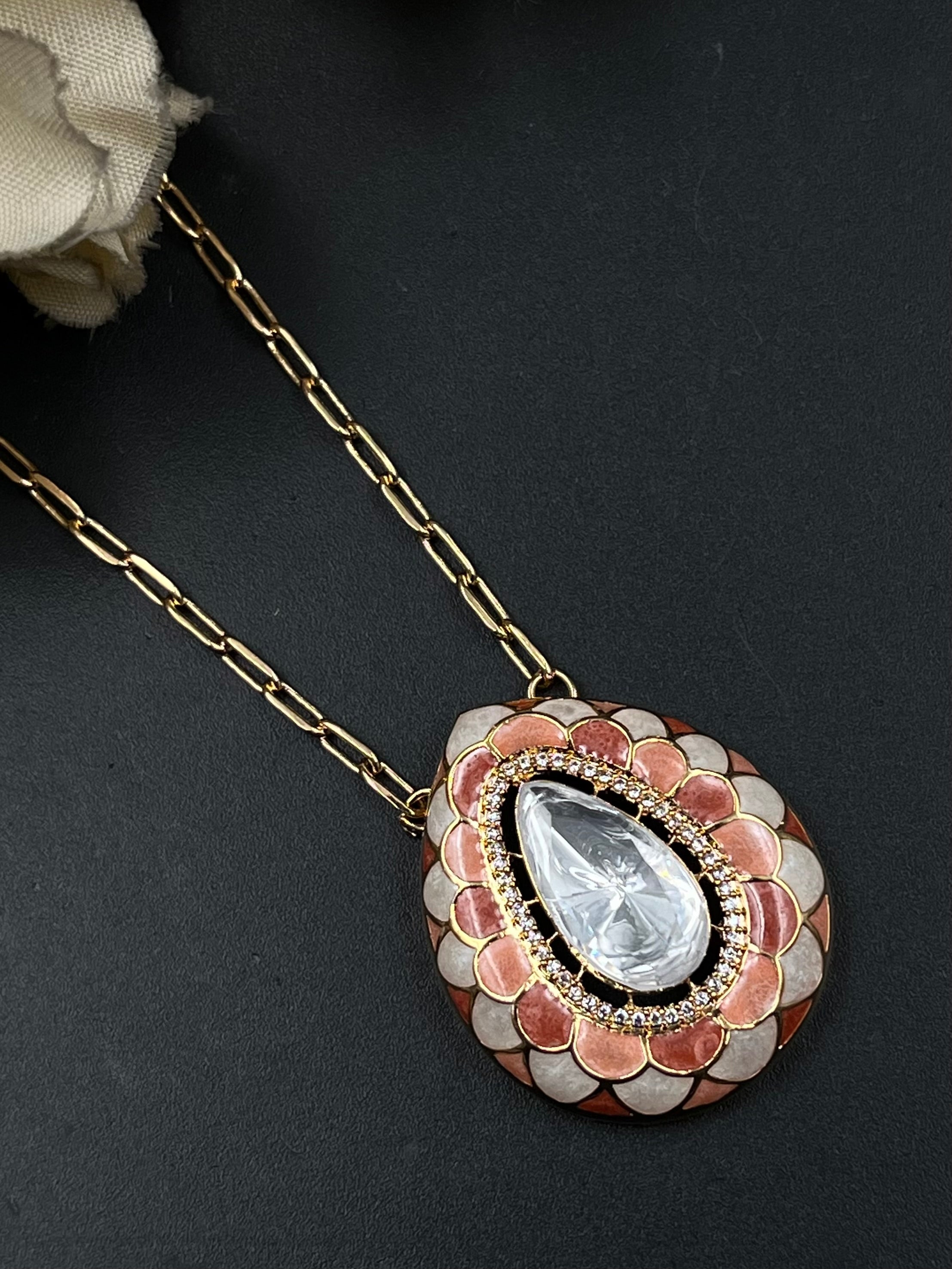 CHIYA PENDANT