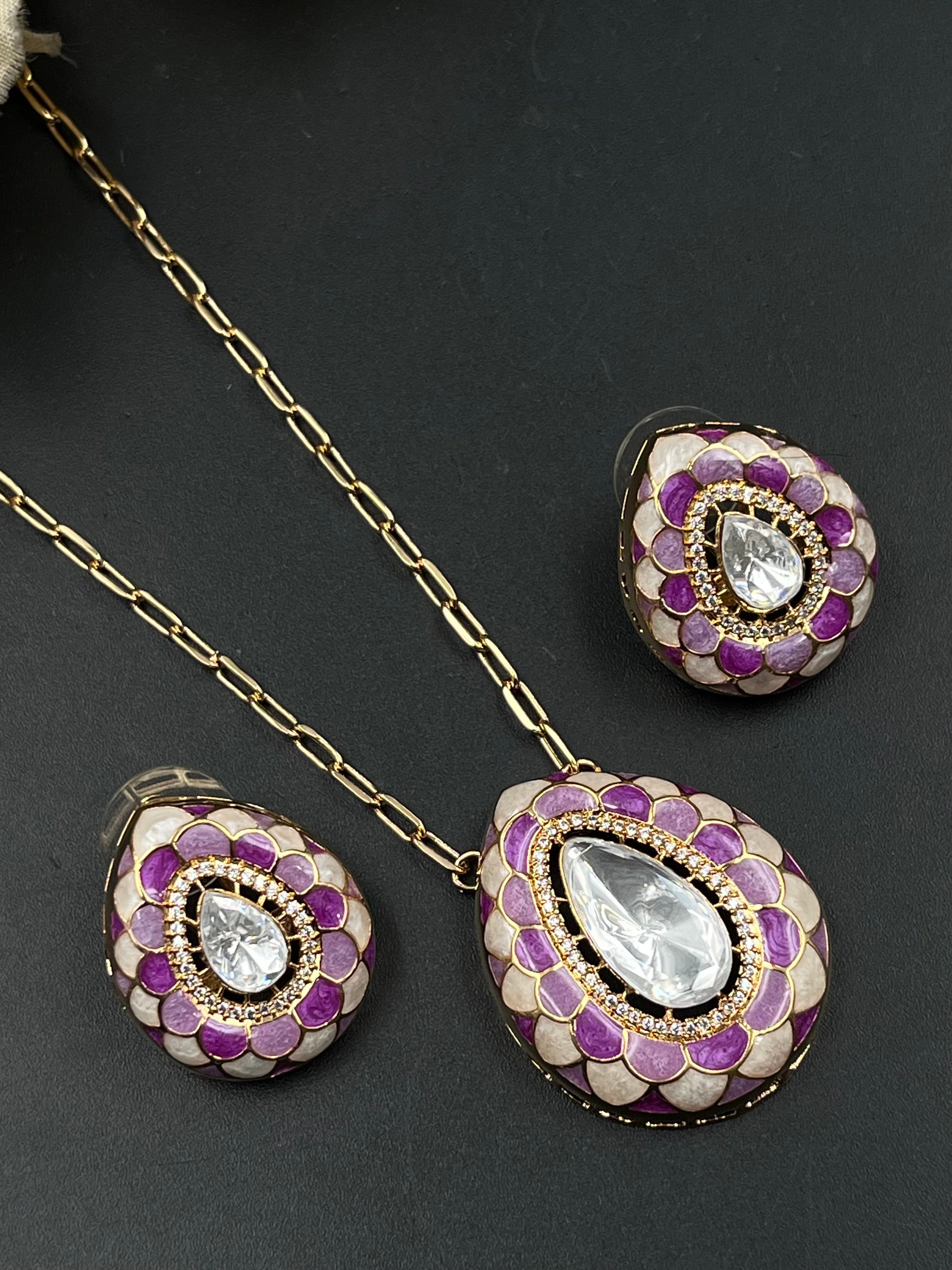 CHIYA PENDANT