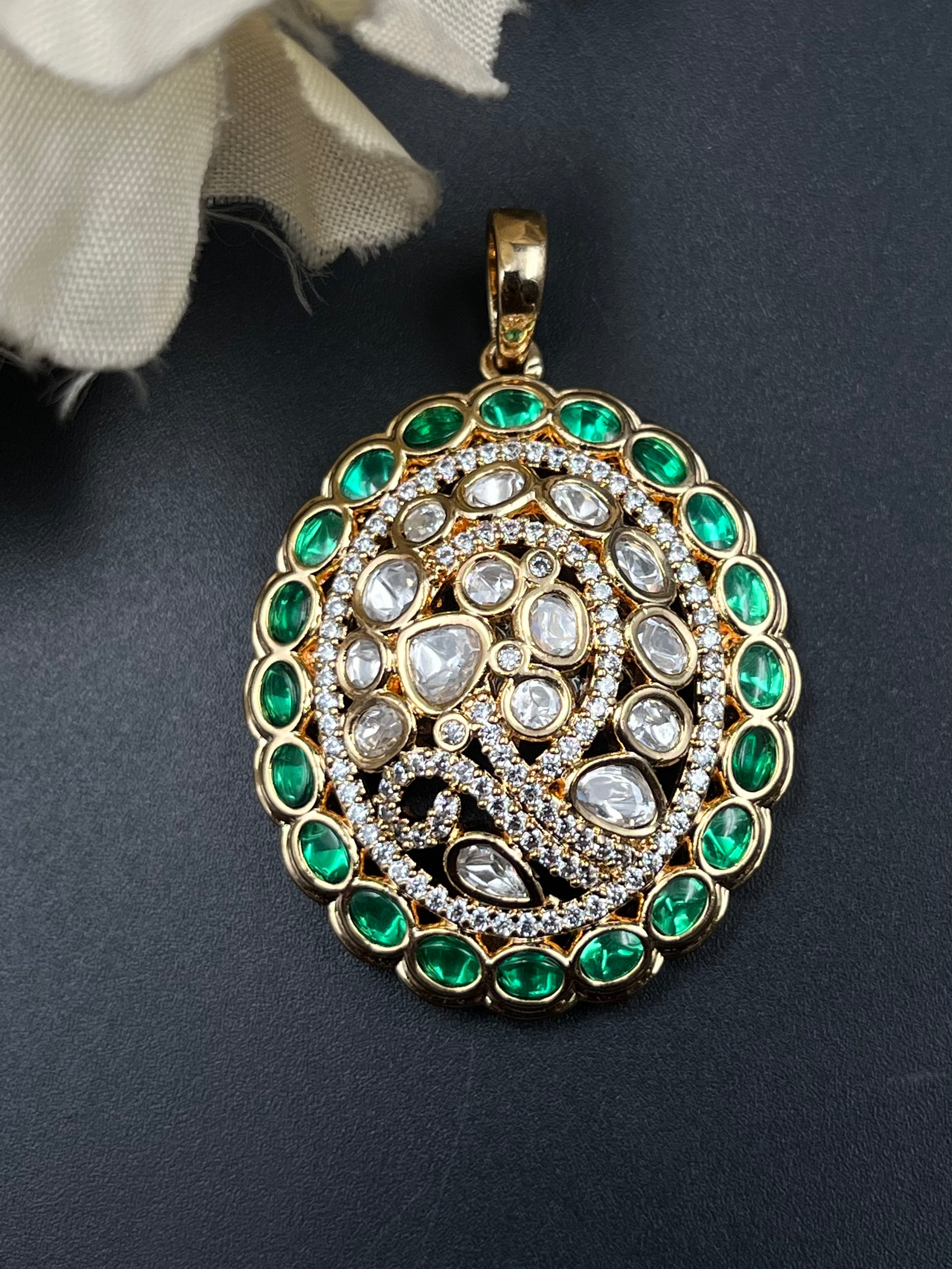 HIYAA PENDANT