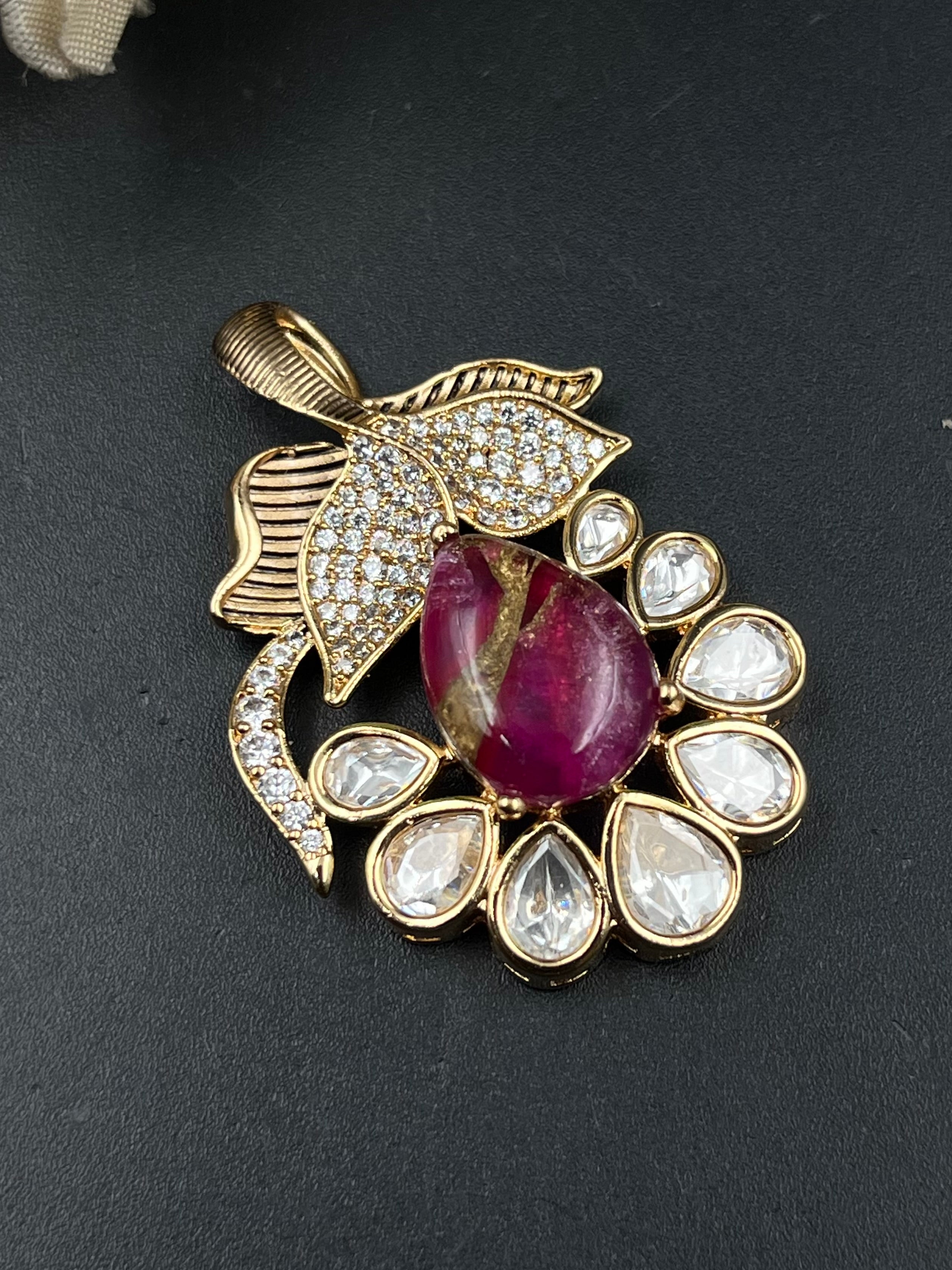 JIO PENDANT