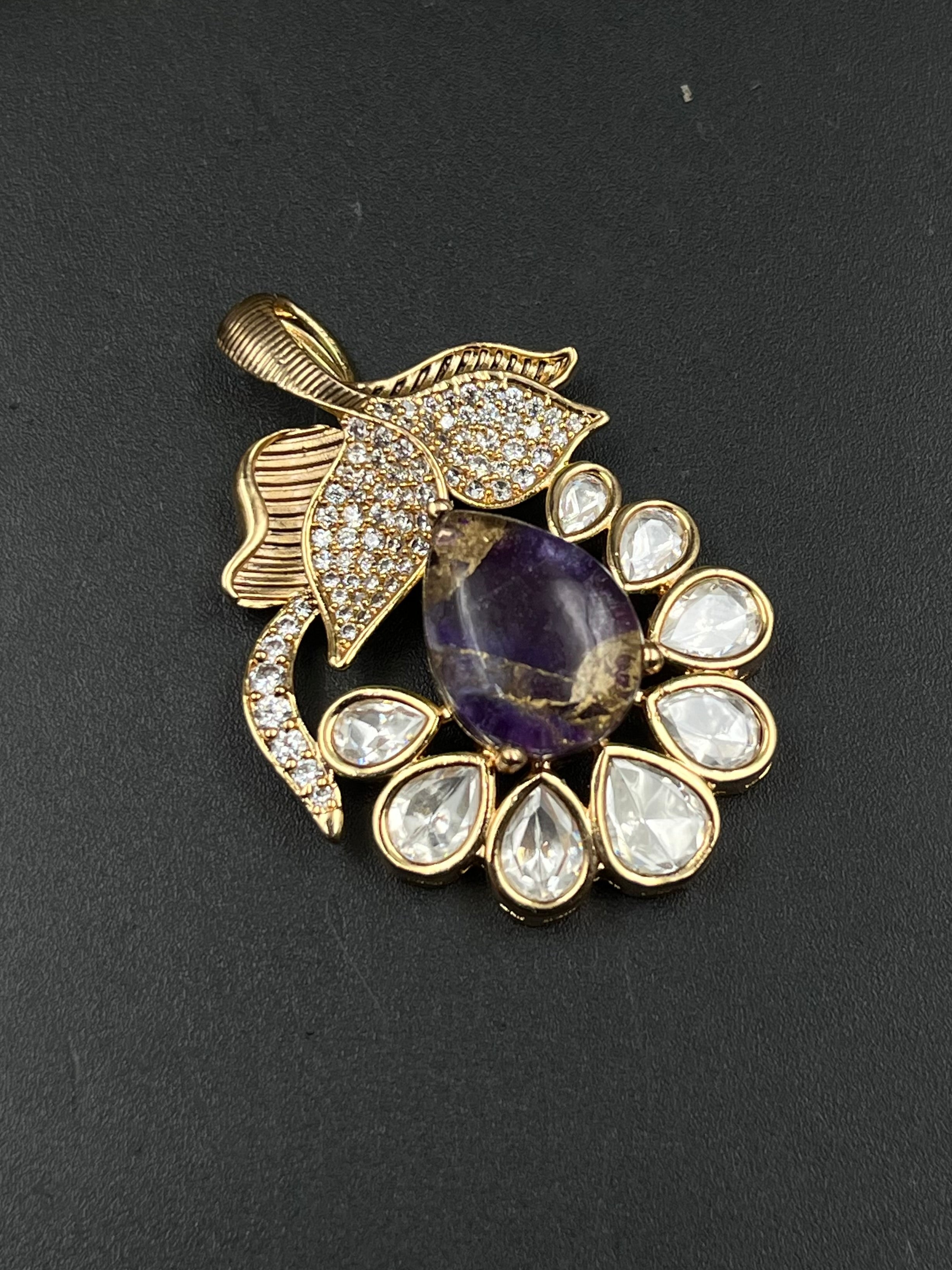 JIO PENDANT