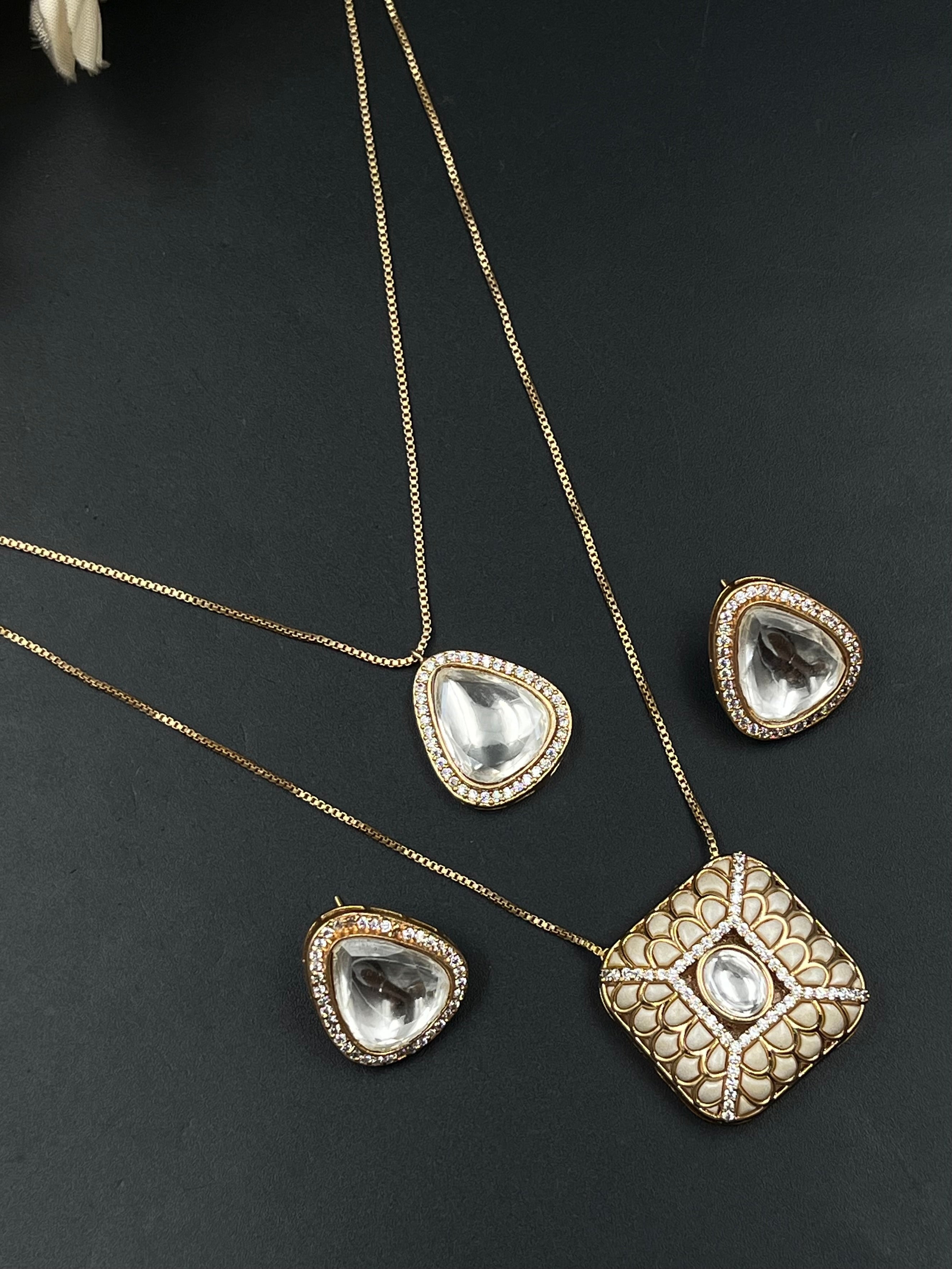 VINA PENDANT