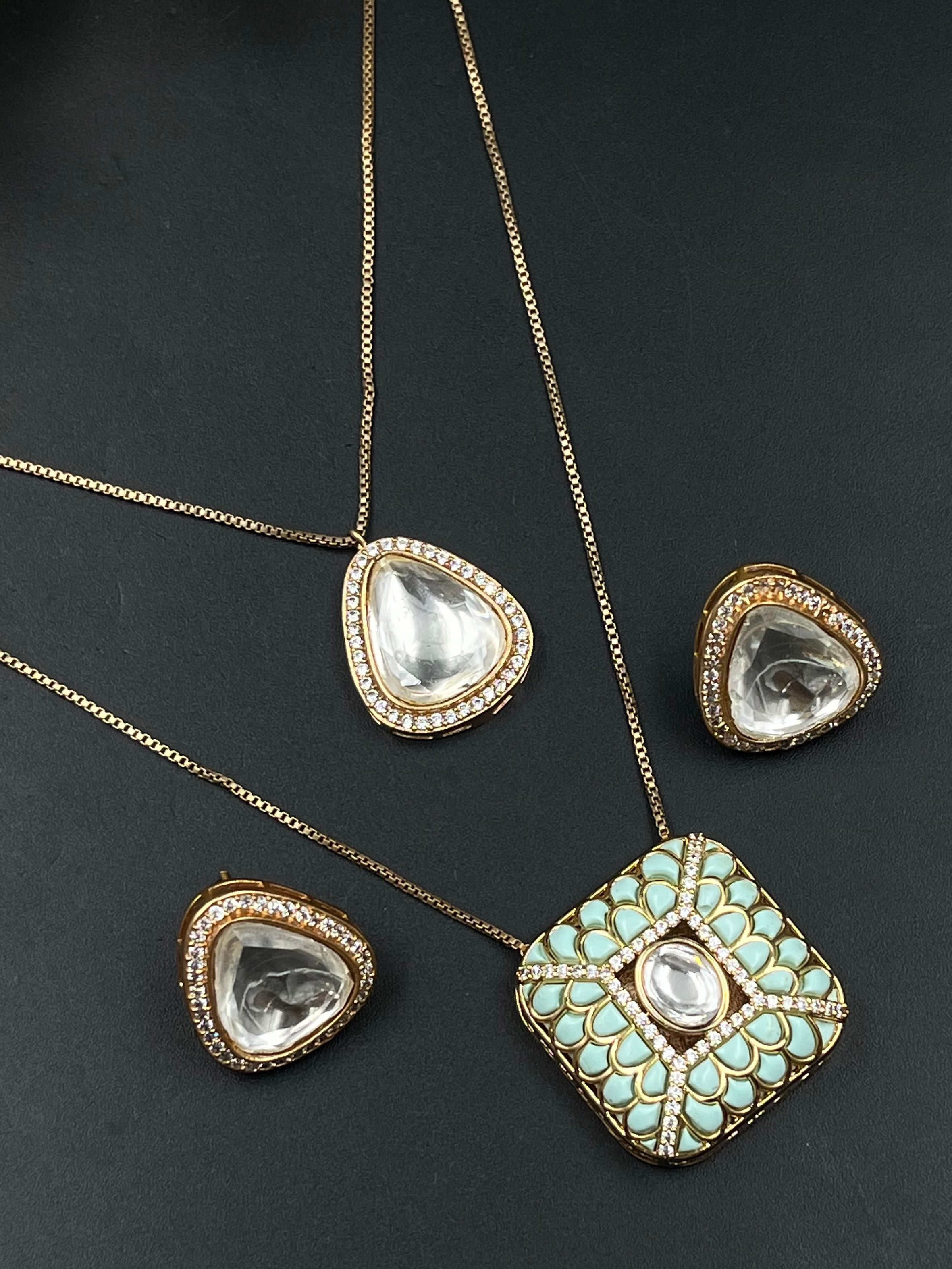 VINA PENDANT