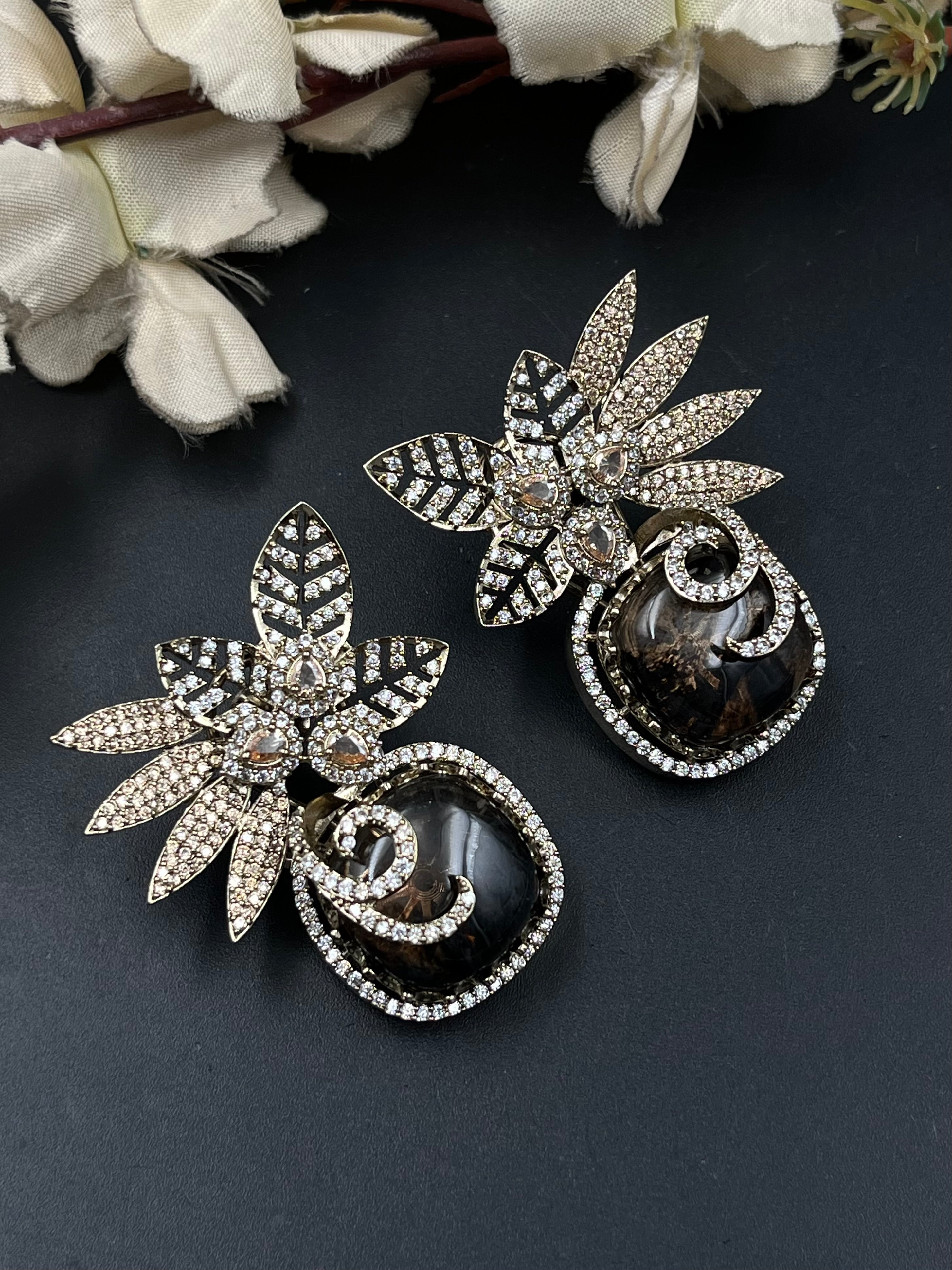KULL EARRING