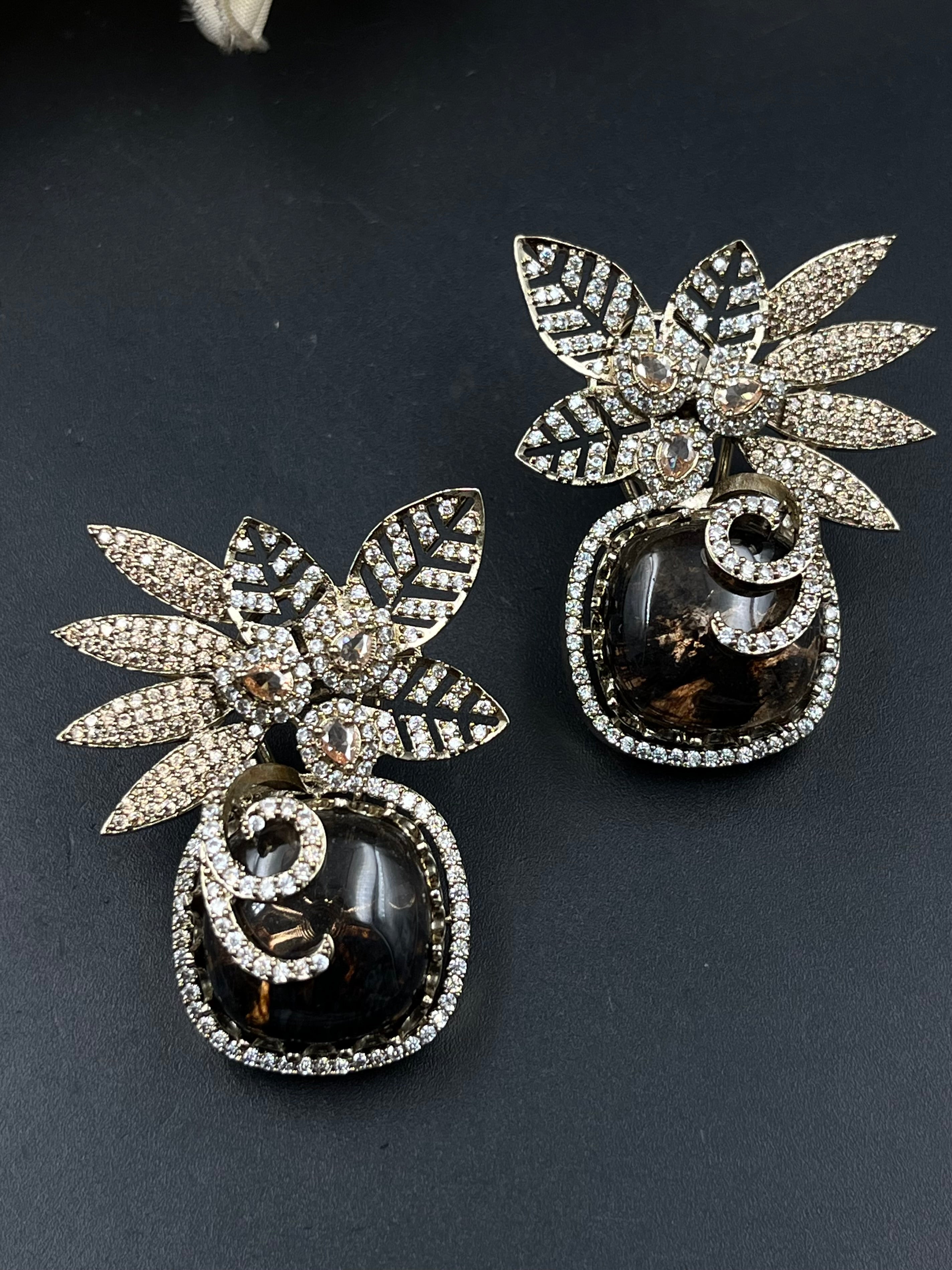 KULL EARRING