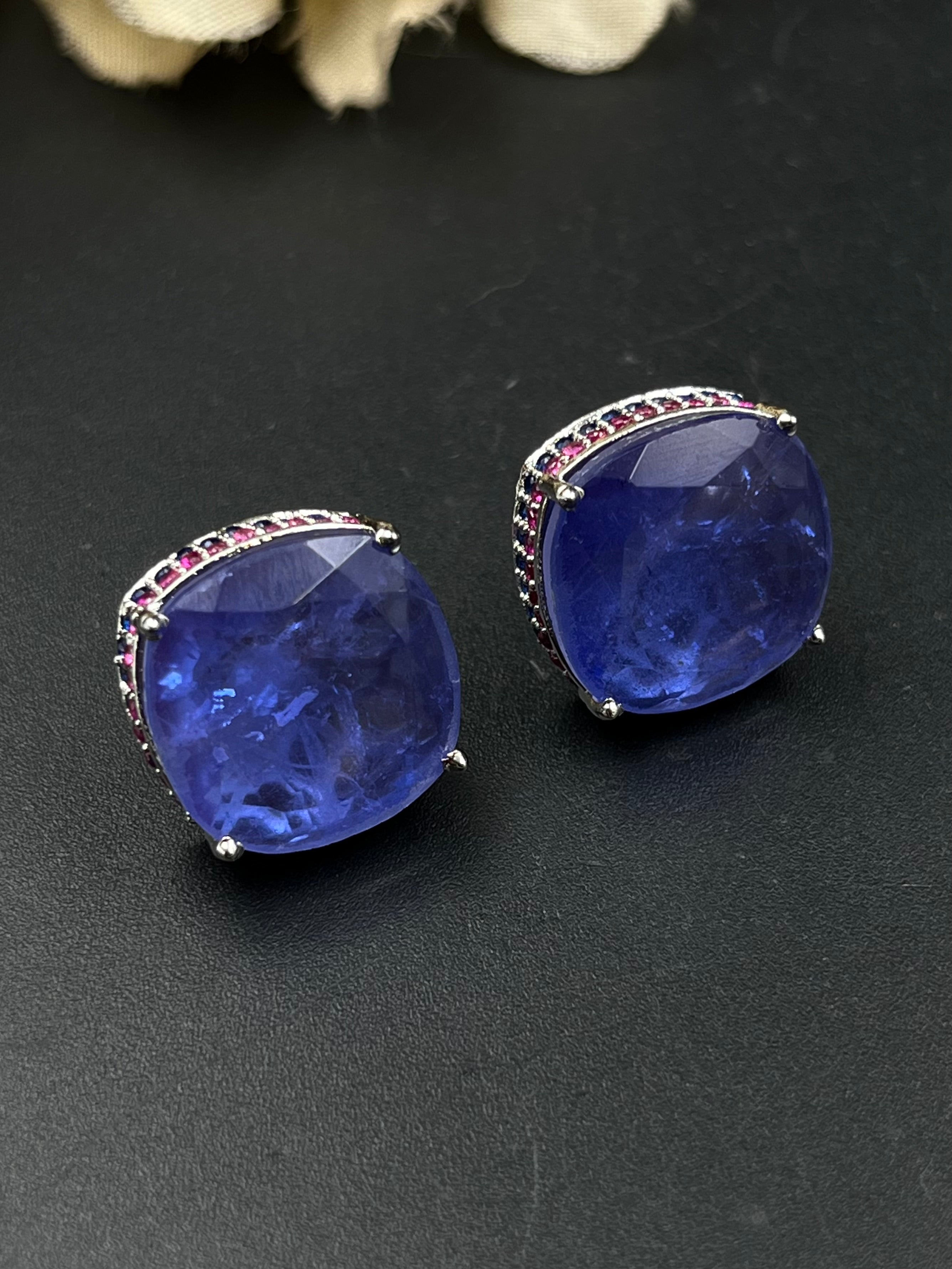 JIYU EARRING