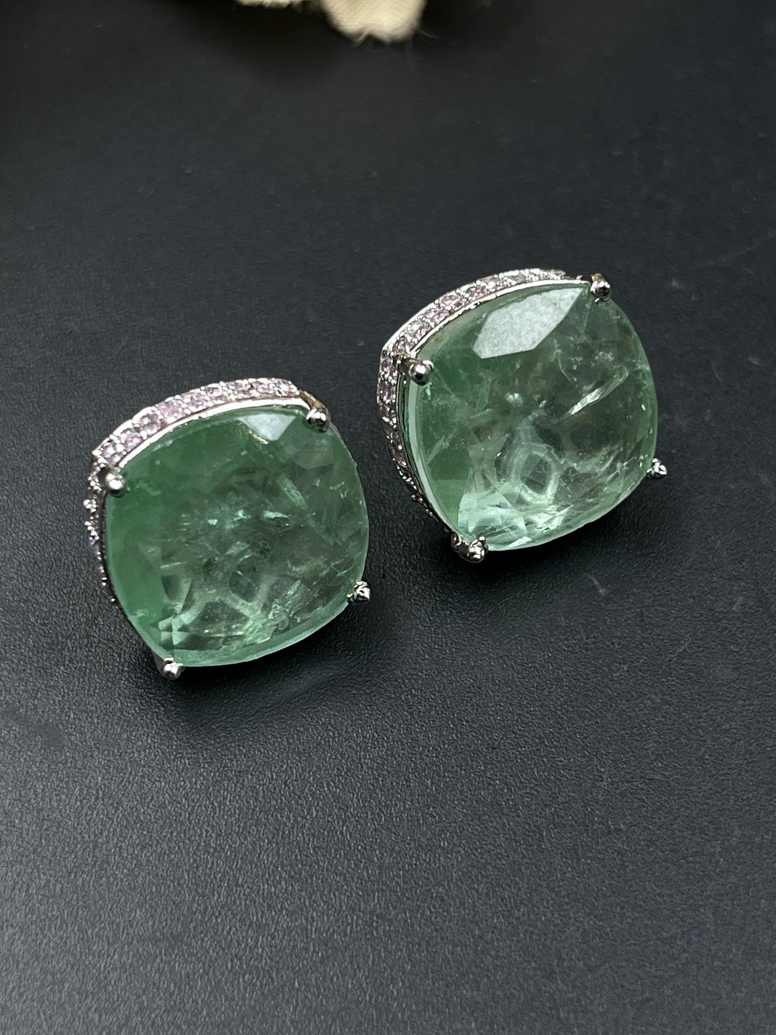 JIYU EARRING