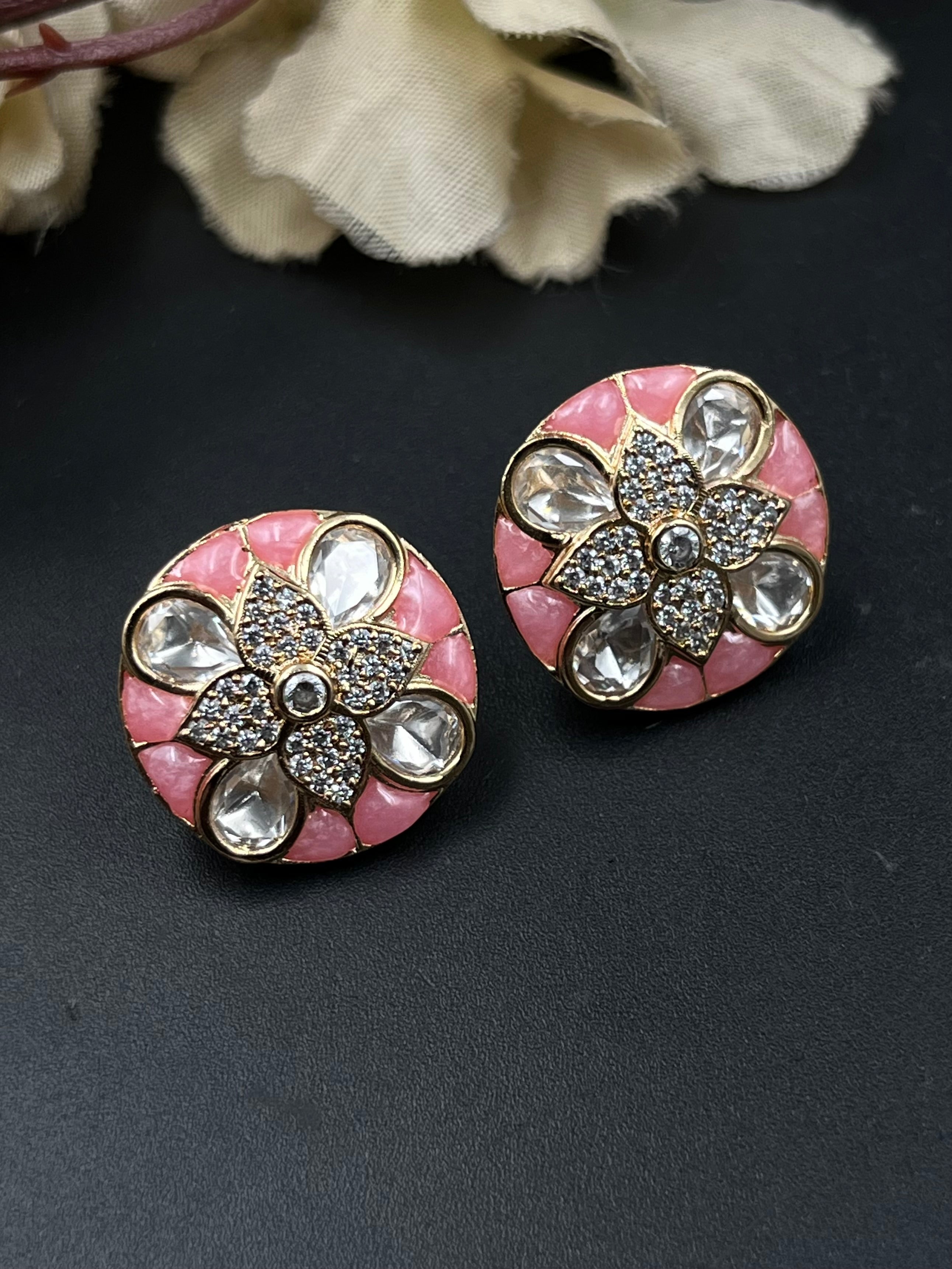 UNI EARRING
