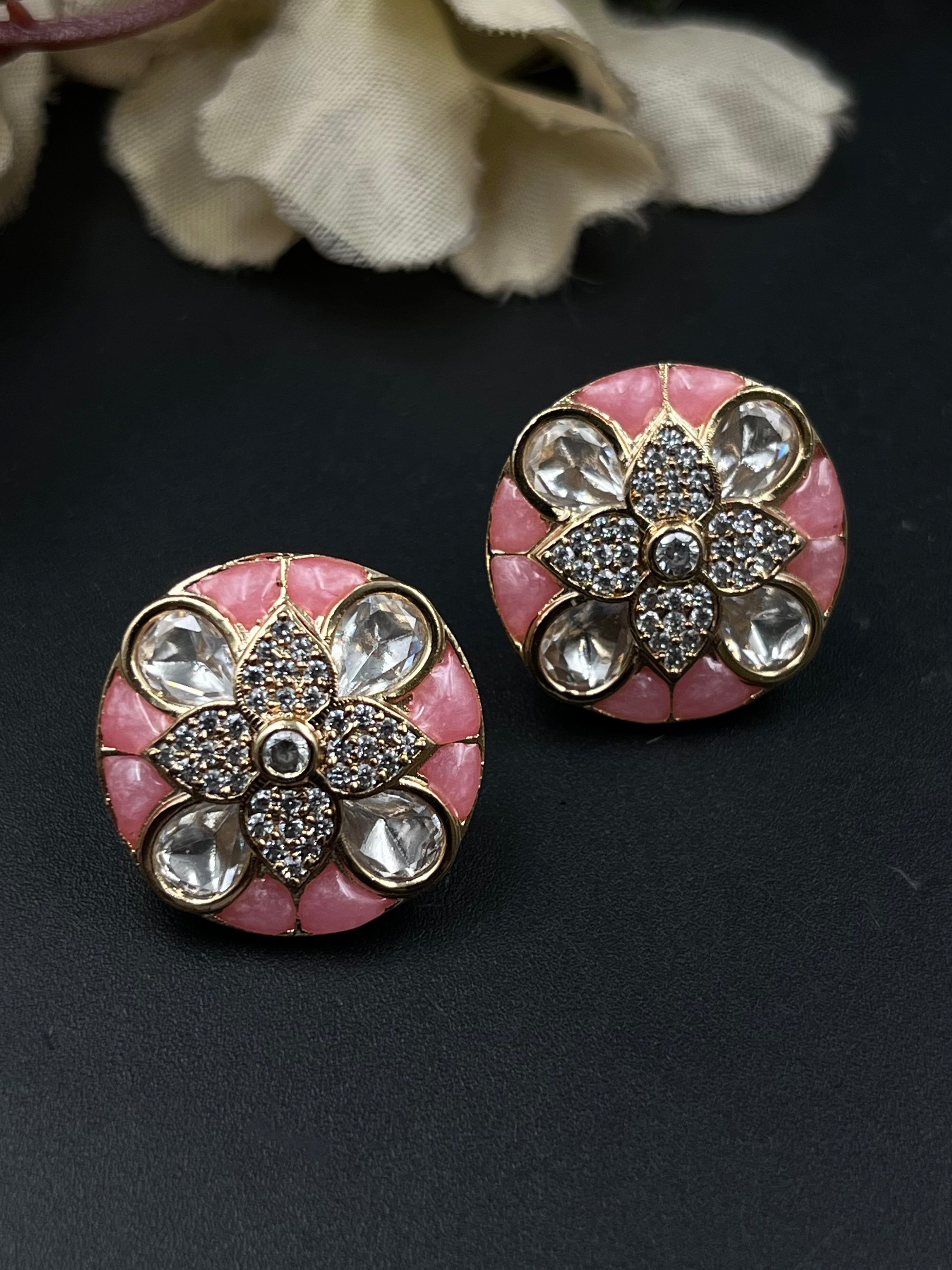 UNI EARRING