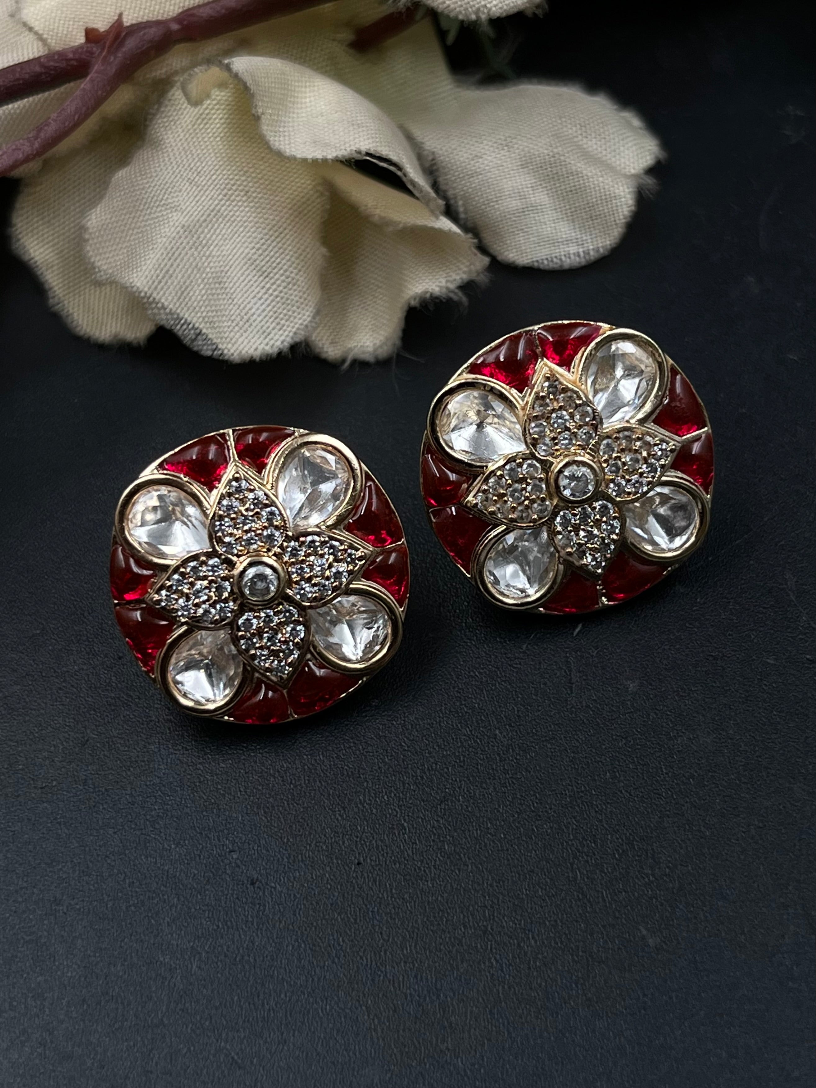 UNI EARRING