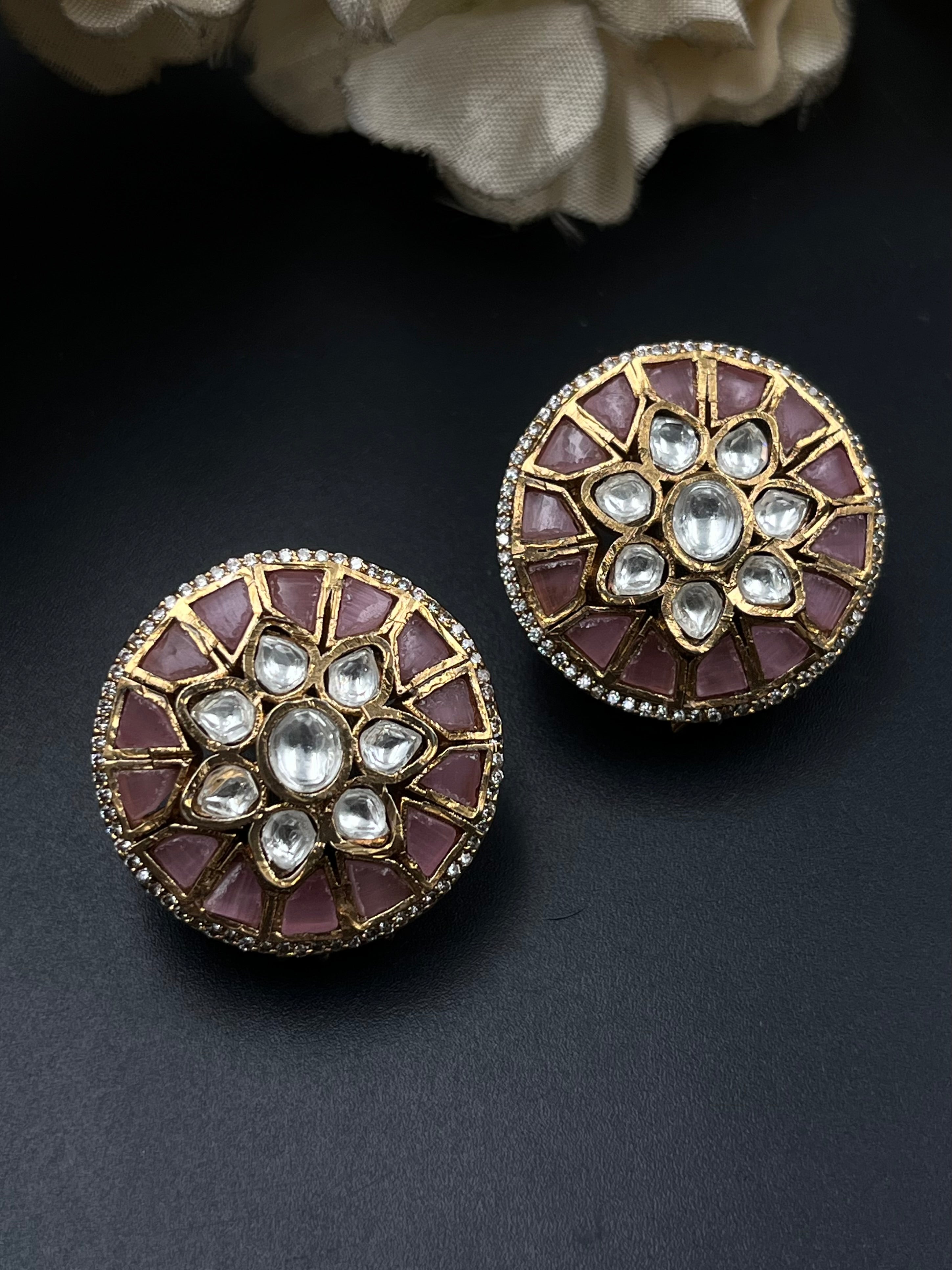 TIYA EARRING