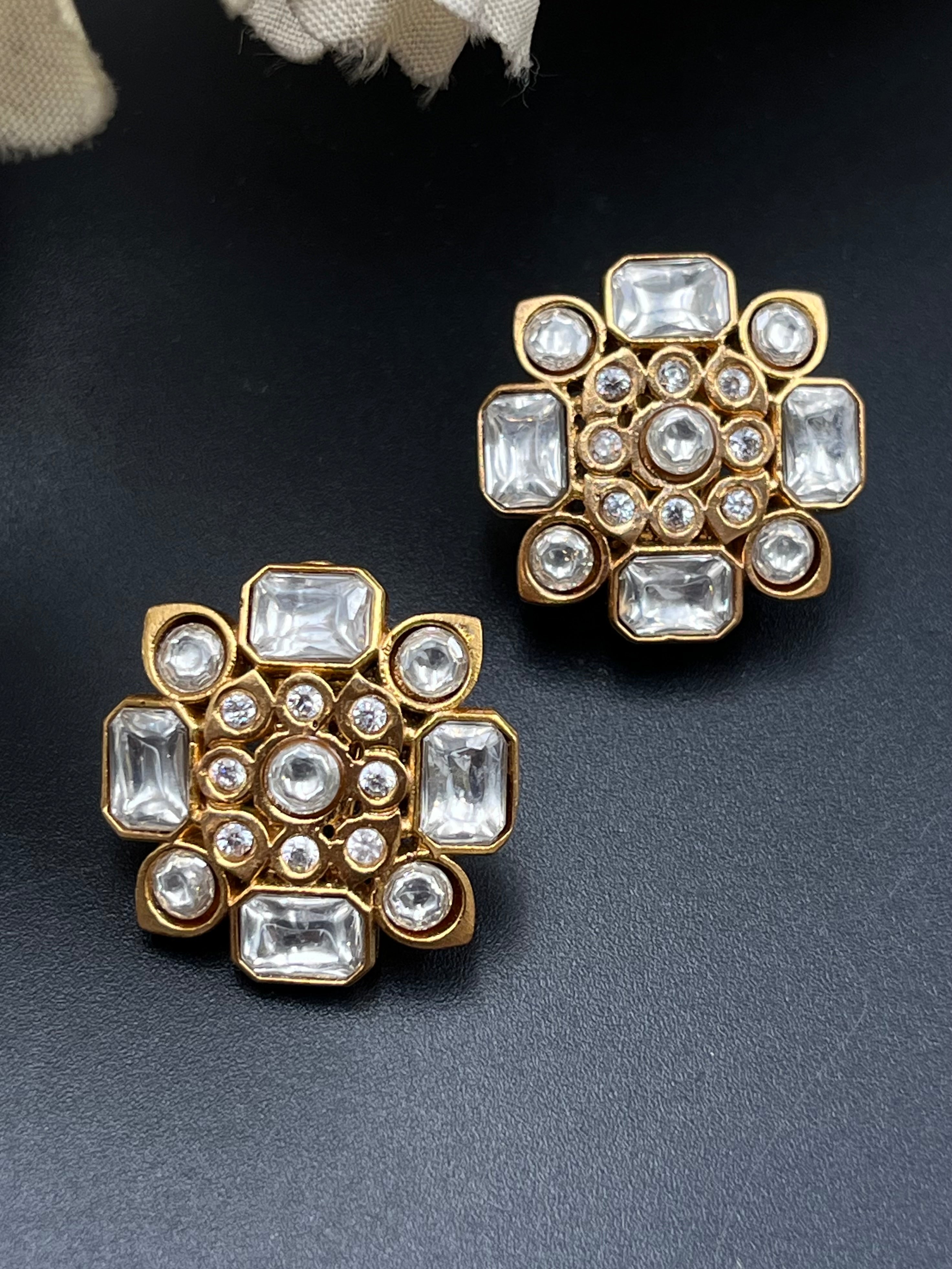 DIYO EARRING