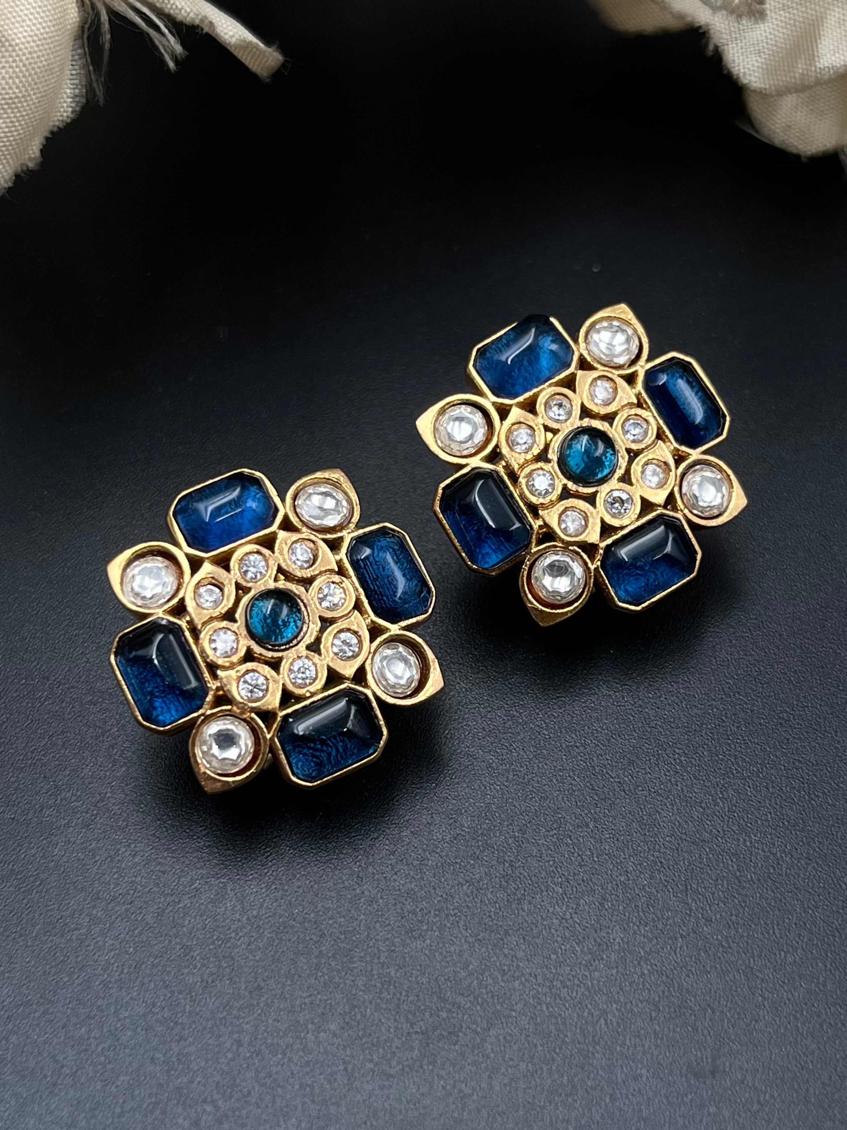 DIYO EARRING