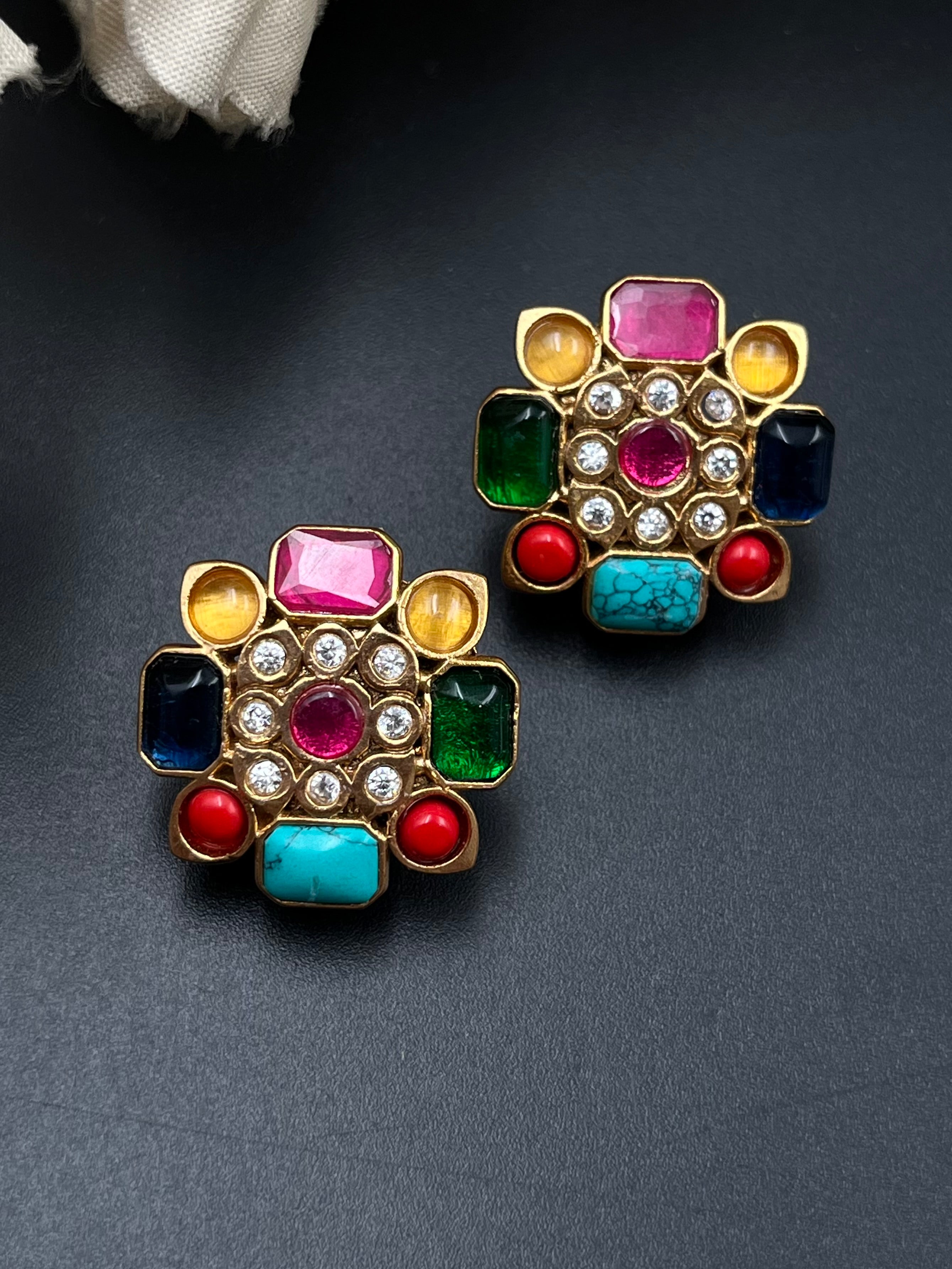 DIYO EARRING