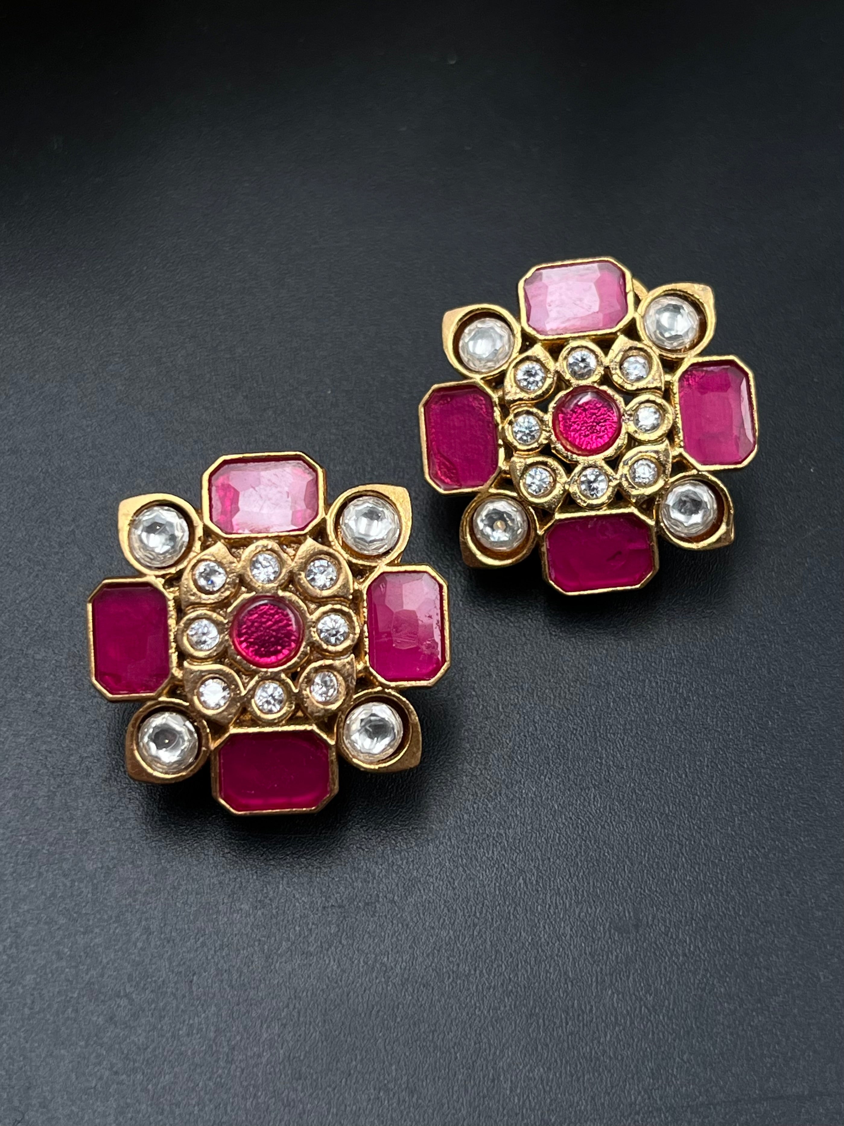 DIYO EARRING